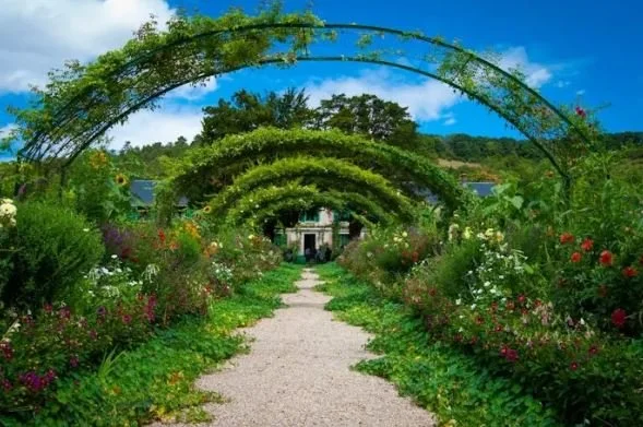 Gardens for workers, families and memory: growing a living culture of care