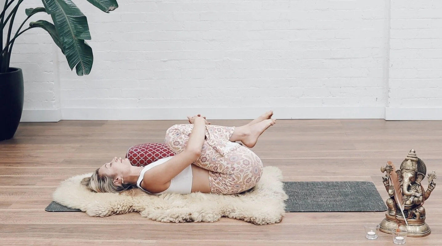 Laying Morning Practice Yin with Sian - 35 min