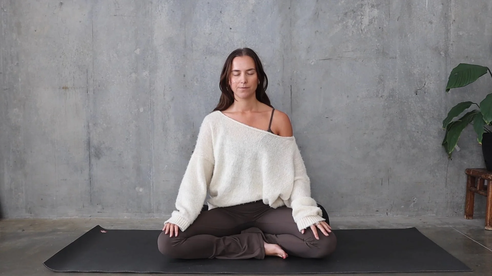 AM Calm
Meditate with Sophie
10 min · grounding - centering - mindful