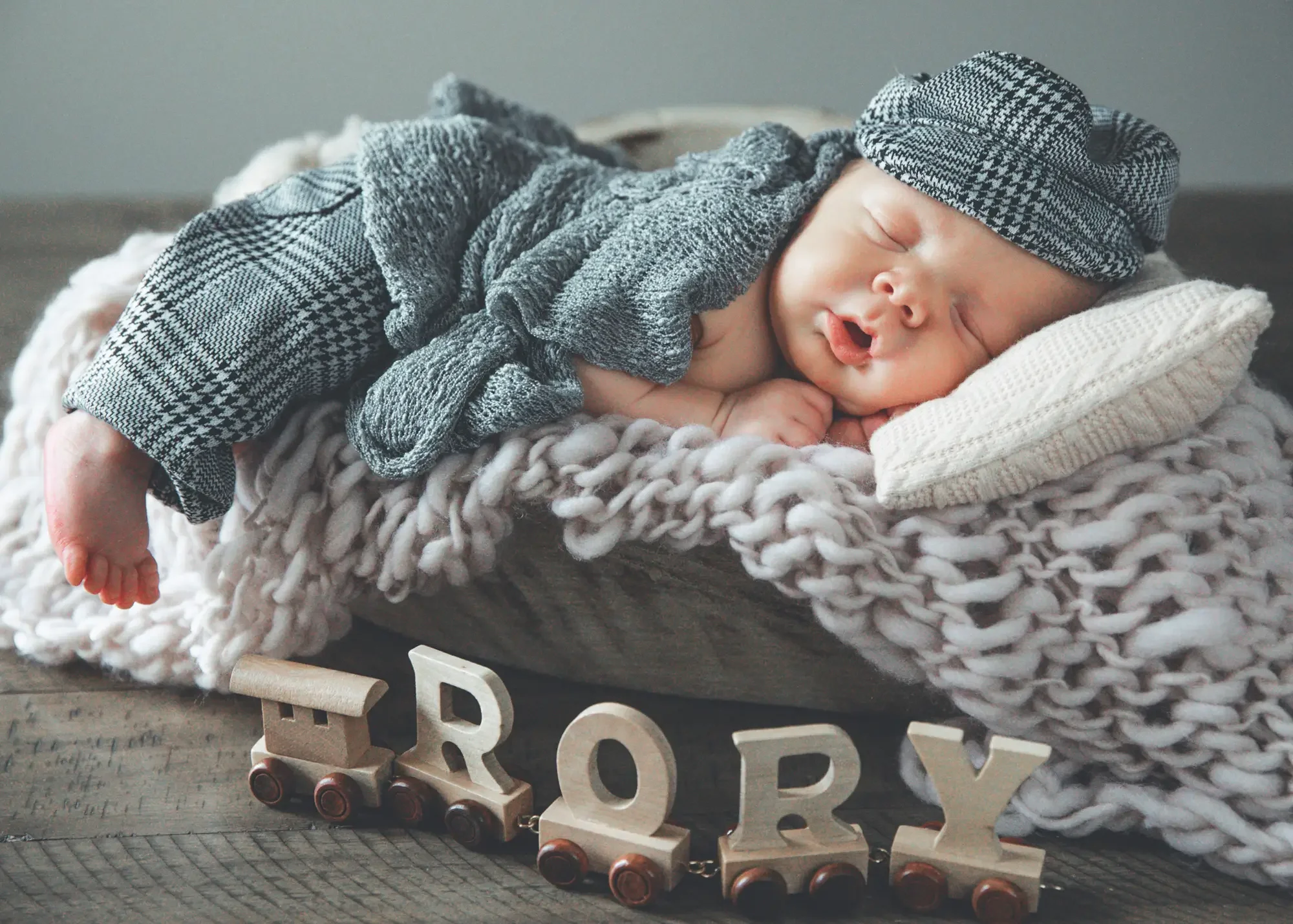 long-island-newborn-portrait-session-NRL_2478.webp