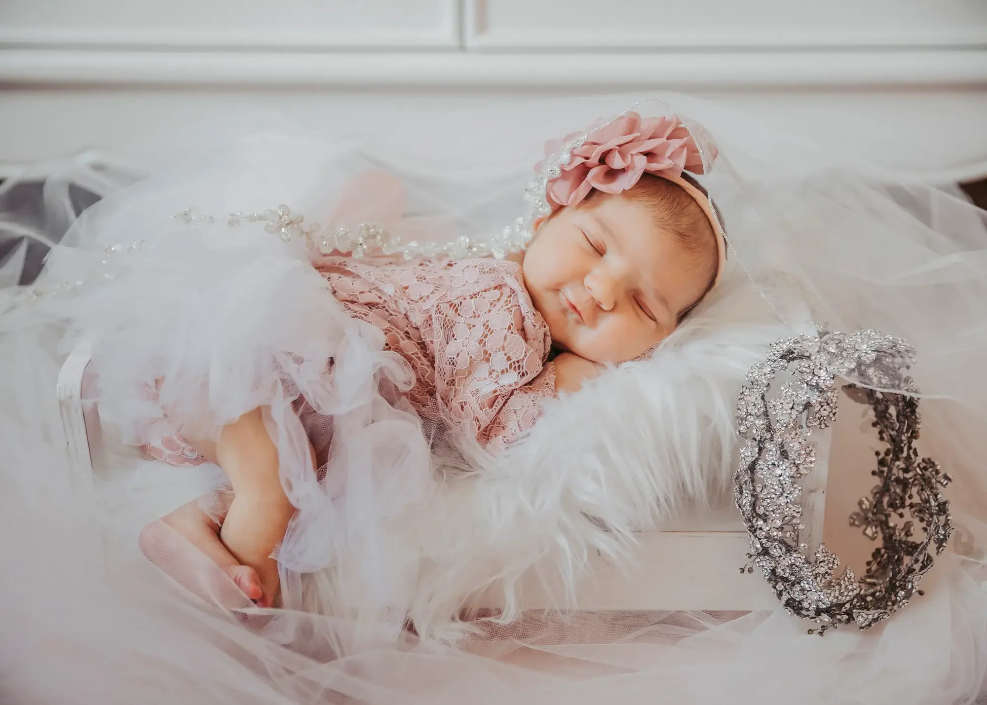 long-island-newborn-portrait-session-NRL_5068.webp