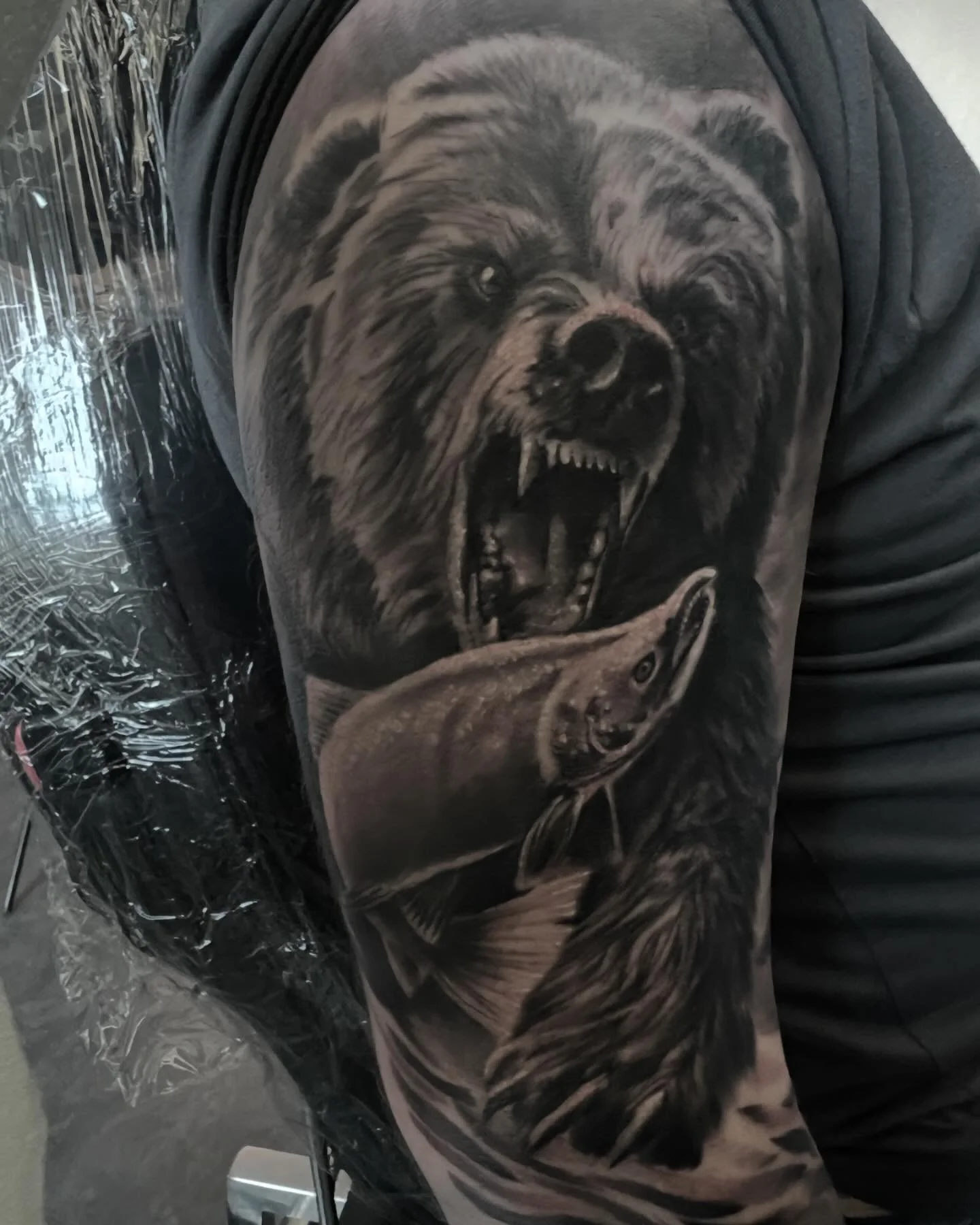 Winnie the Pooh &amp; Sammy the Salmon
@magnumtattoosupplies @rawtattoosupplies @bvnkstreettattoo #tattoo #inklife #realism #bear #grizzly #dundee #dundeetattoo #bankstreettattoodundee