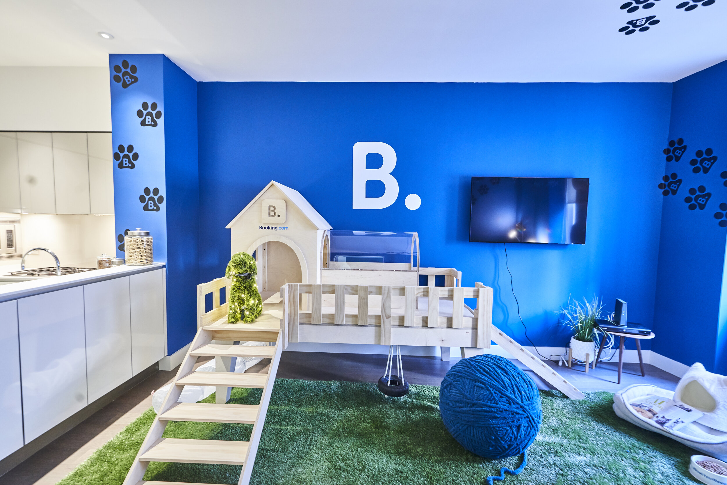 hardcore media x booking.com_20h_01.JPG