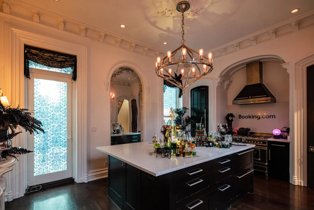 Booking.com Addams Family - Kitchen.jpg