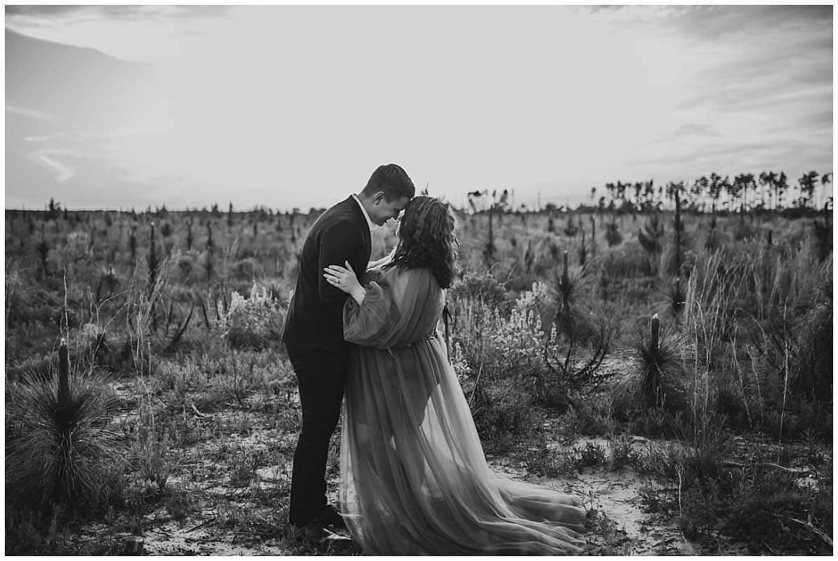 What if I did an entire session in just black and white ????!!! 🖤 
Okay maybe not cuz I LOVE color too but some things to me look better in b+w 

These two were sooo in love from the first time I met them before they even said &quot;I do&quot;  and 
