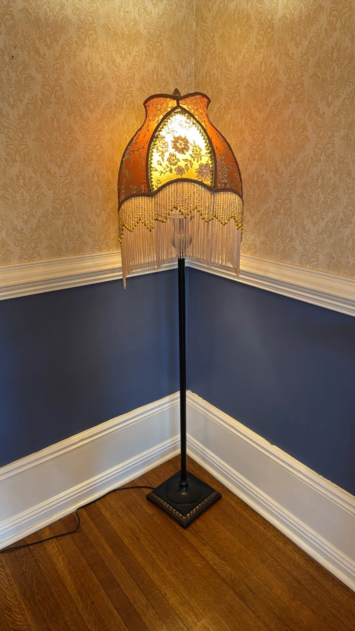 Lamp with Antique Style Shade