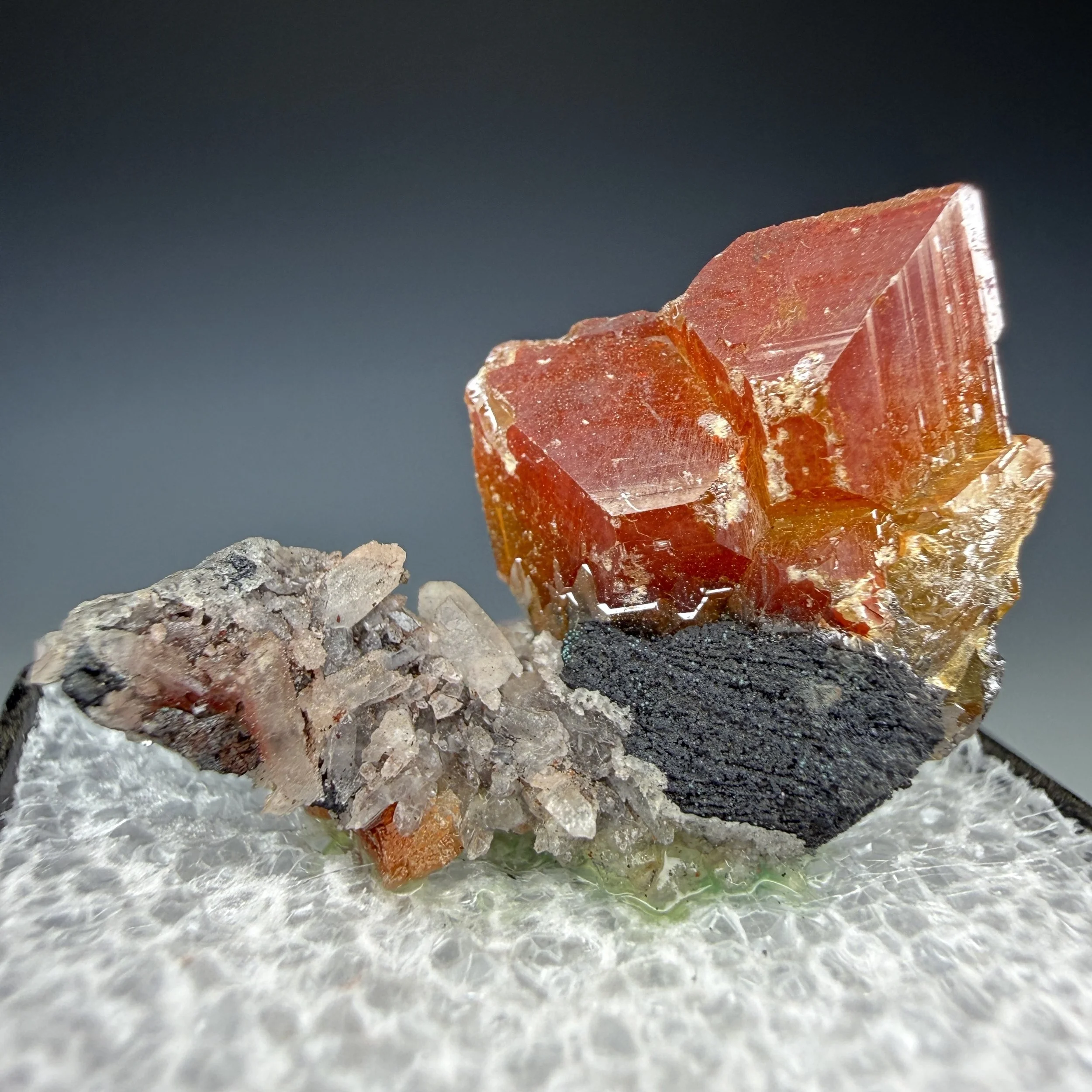 Wulfenite, Quartz, Tsumeb Mine, Oshikoto Region, Namibia