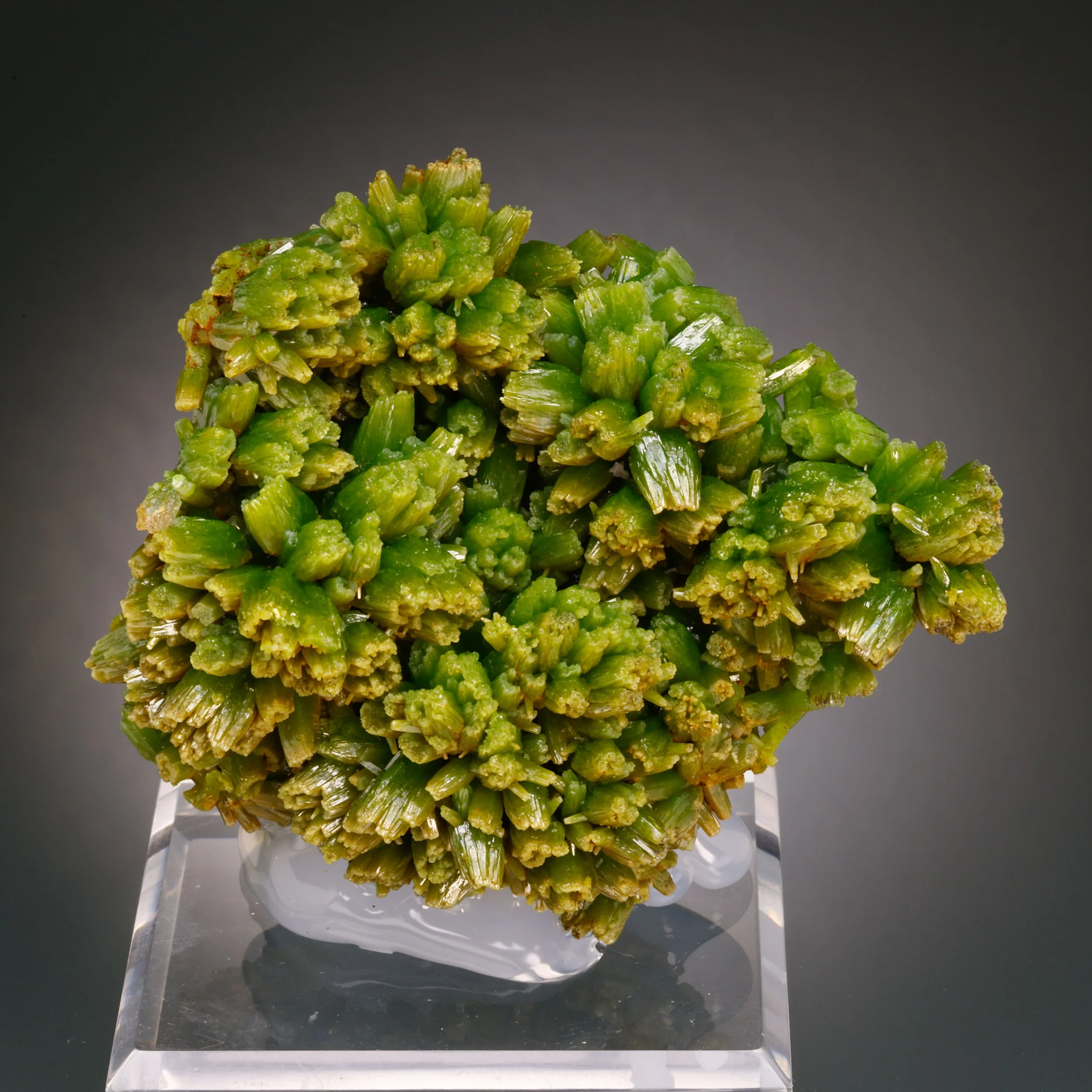 Pyromorphite, Daoping Mine, Gongcheng Co., Guilin, Guangxi, China