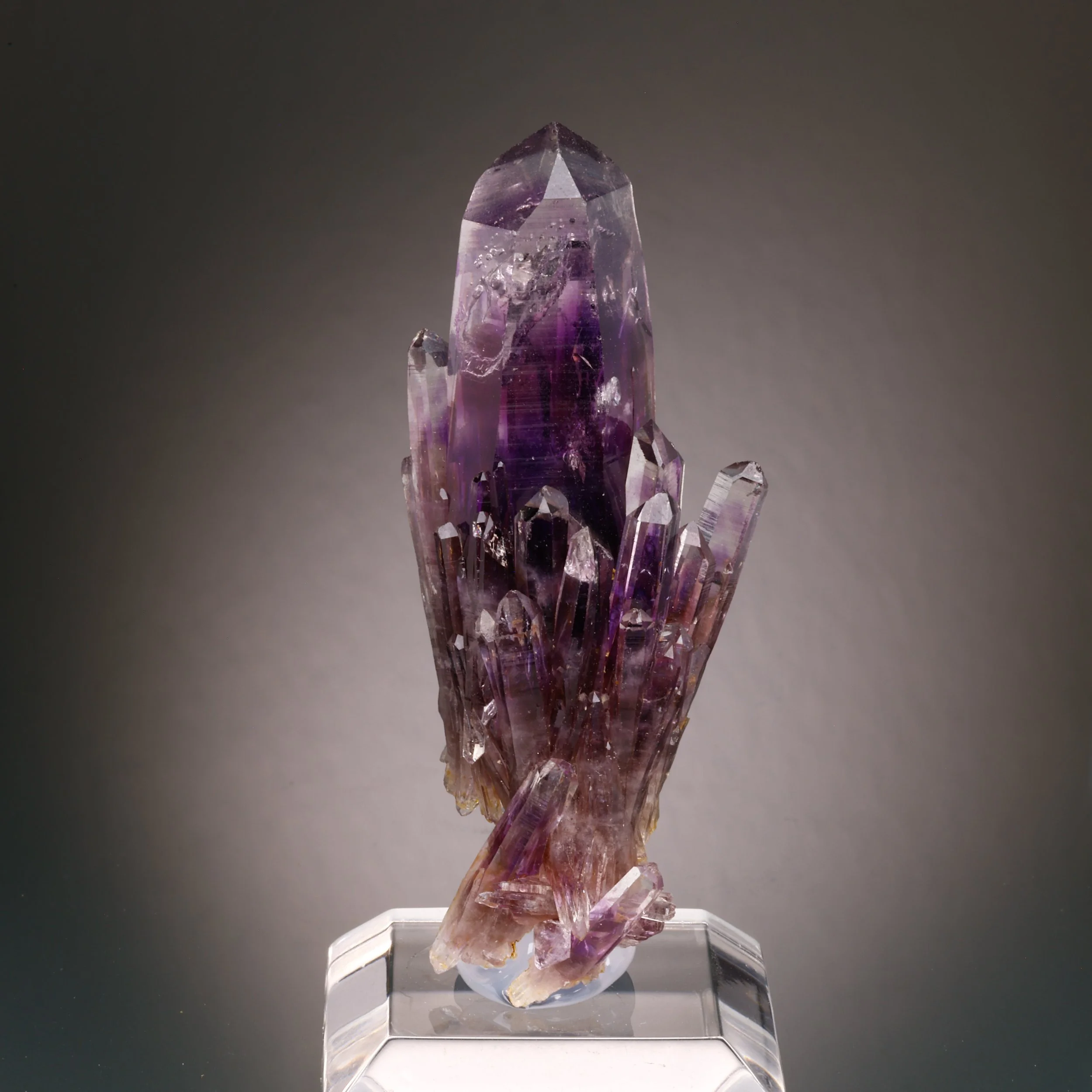 Amethyst, with a moving enhydro, Amatitlan, Eduardo Neri Municipality, Guerrero, Mexico