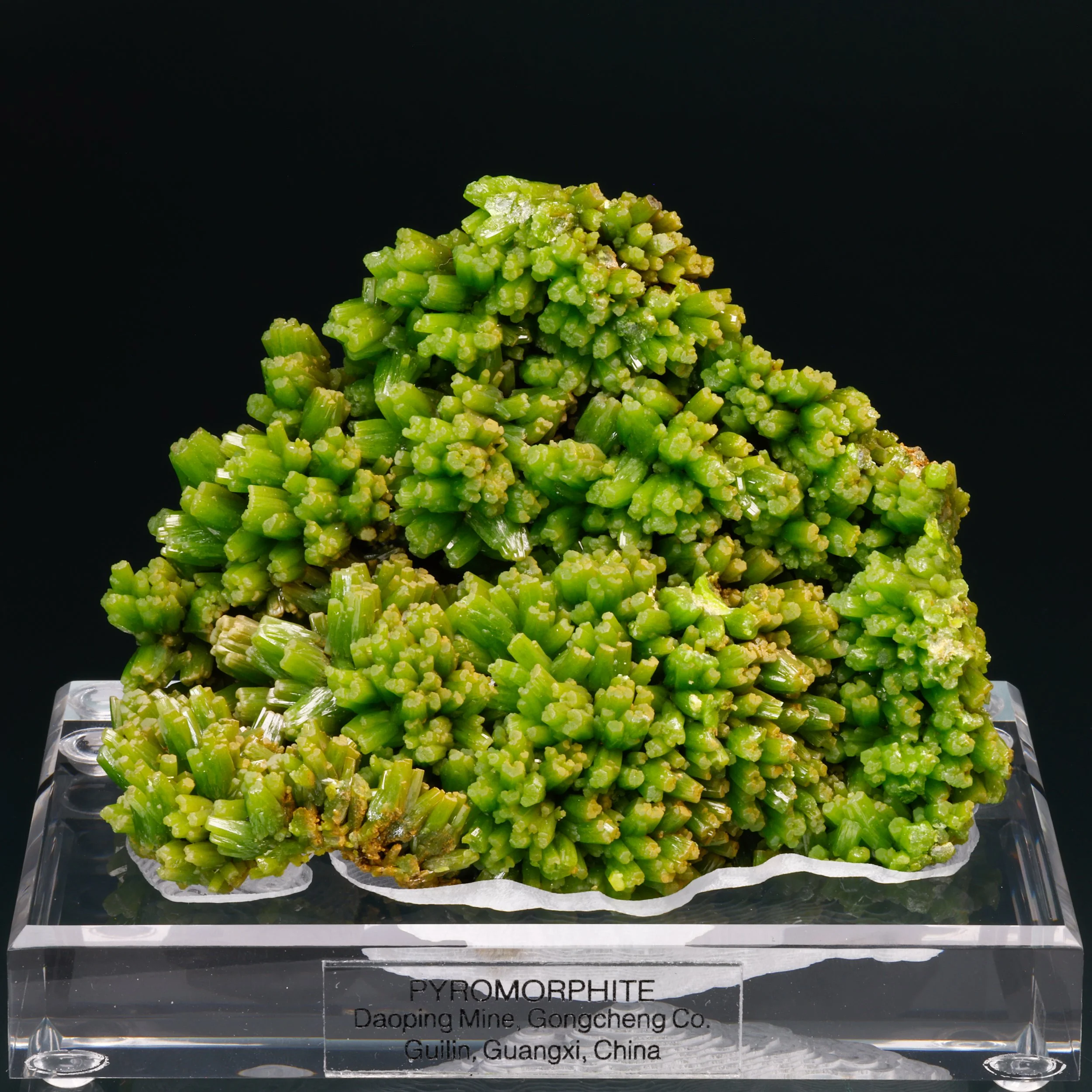 Pyromorphite, Daoping Mine, Gongcheng Co., Guilin, Guangxi, China