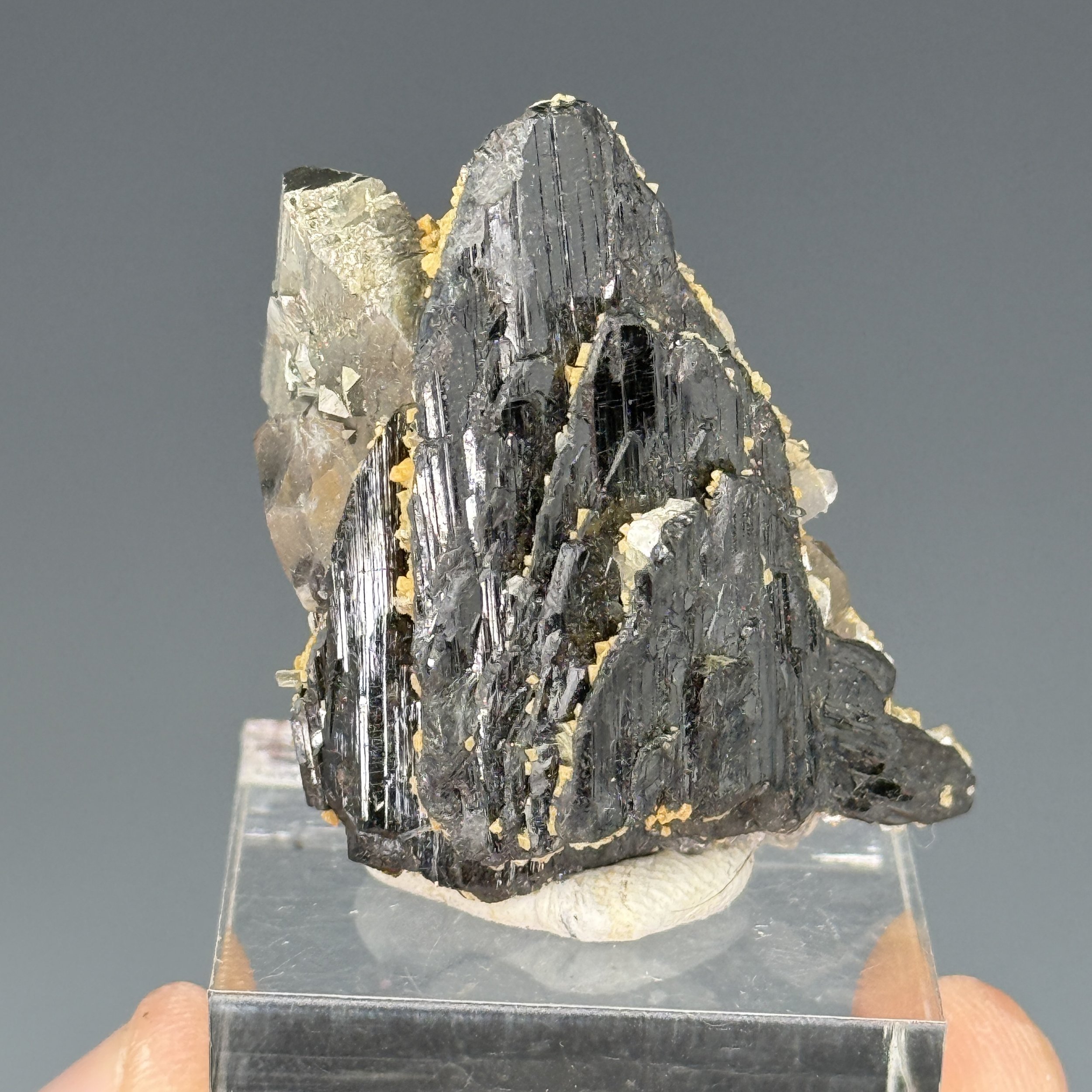 Ferberite, Quartz, Arsenopyrite, Dolomite, Yaogangxian Mine, Yizhang Co., Chenzhou, Hunan, China