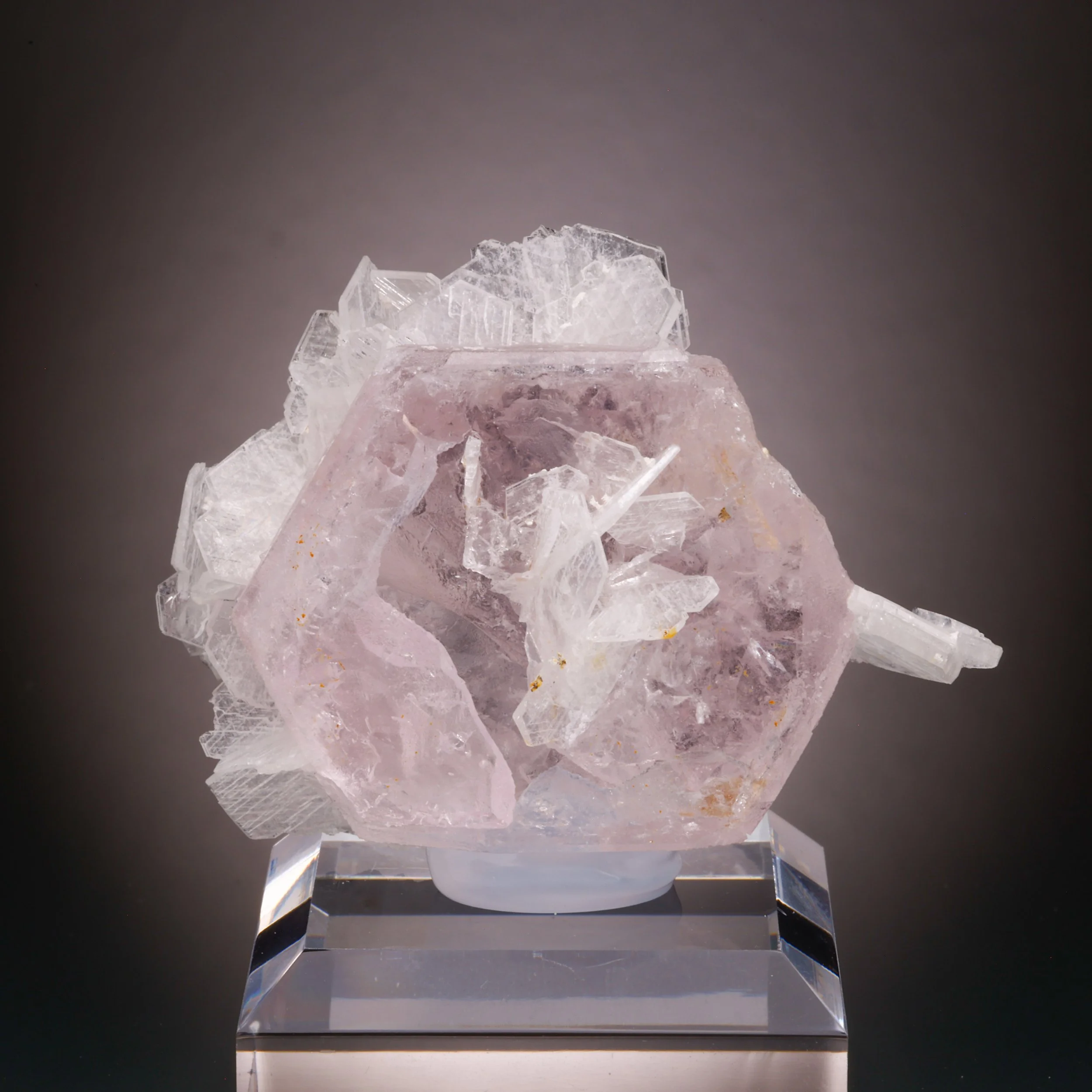 Morganite, Cleavelandite, Minas Gerais, Brazil