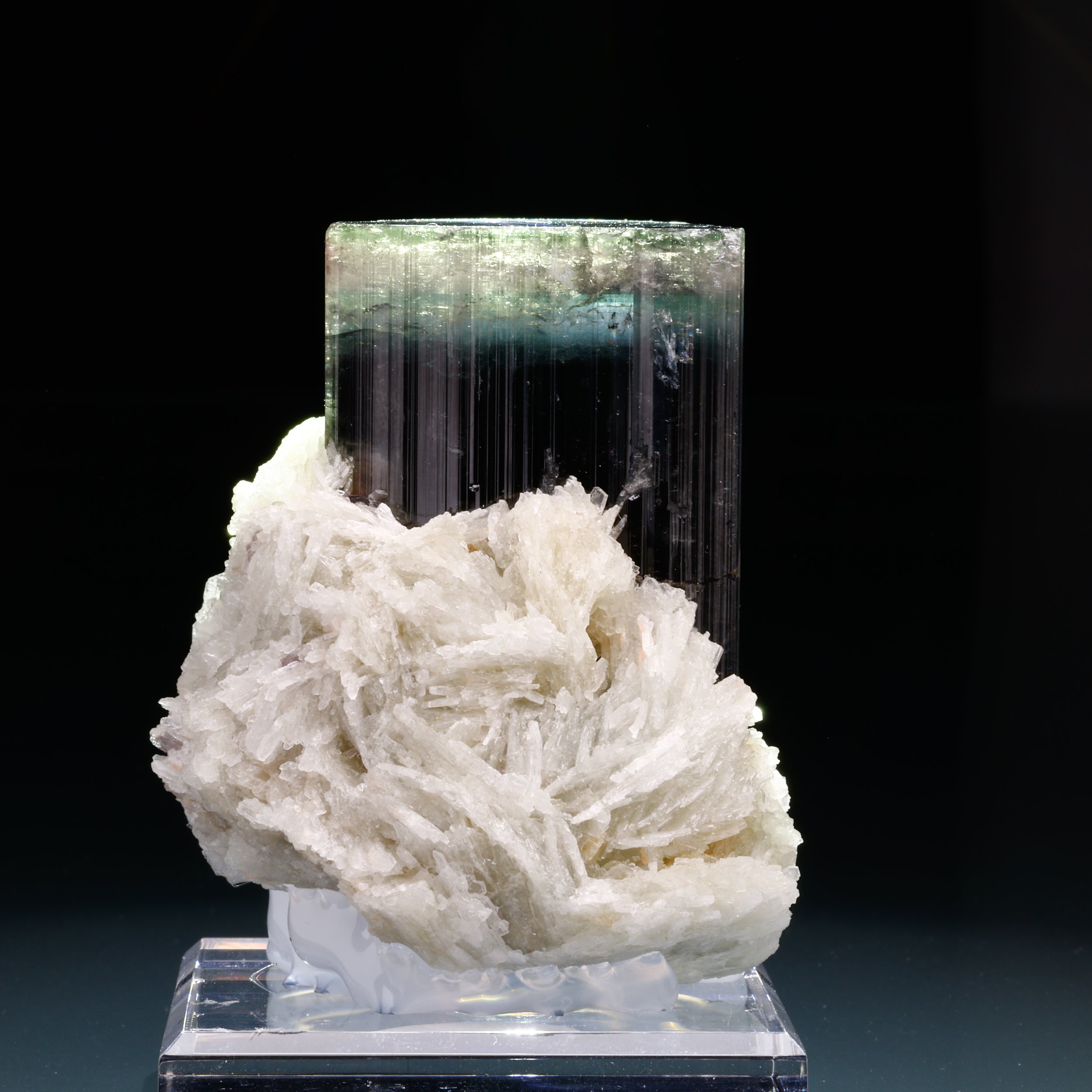 Tourmaline, Cleavelandite, Oceanview Mine, Pala Mining Dist., San Diego Co., California, USA