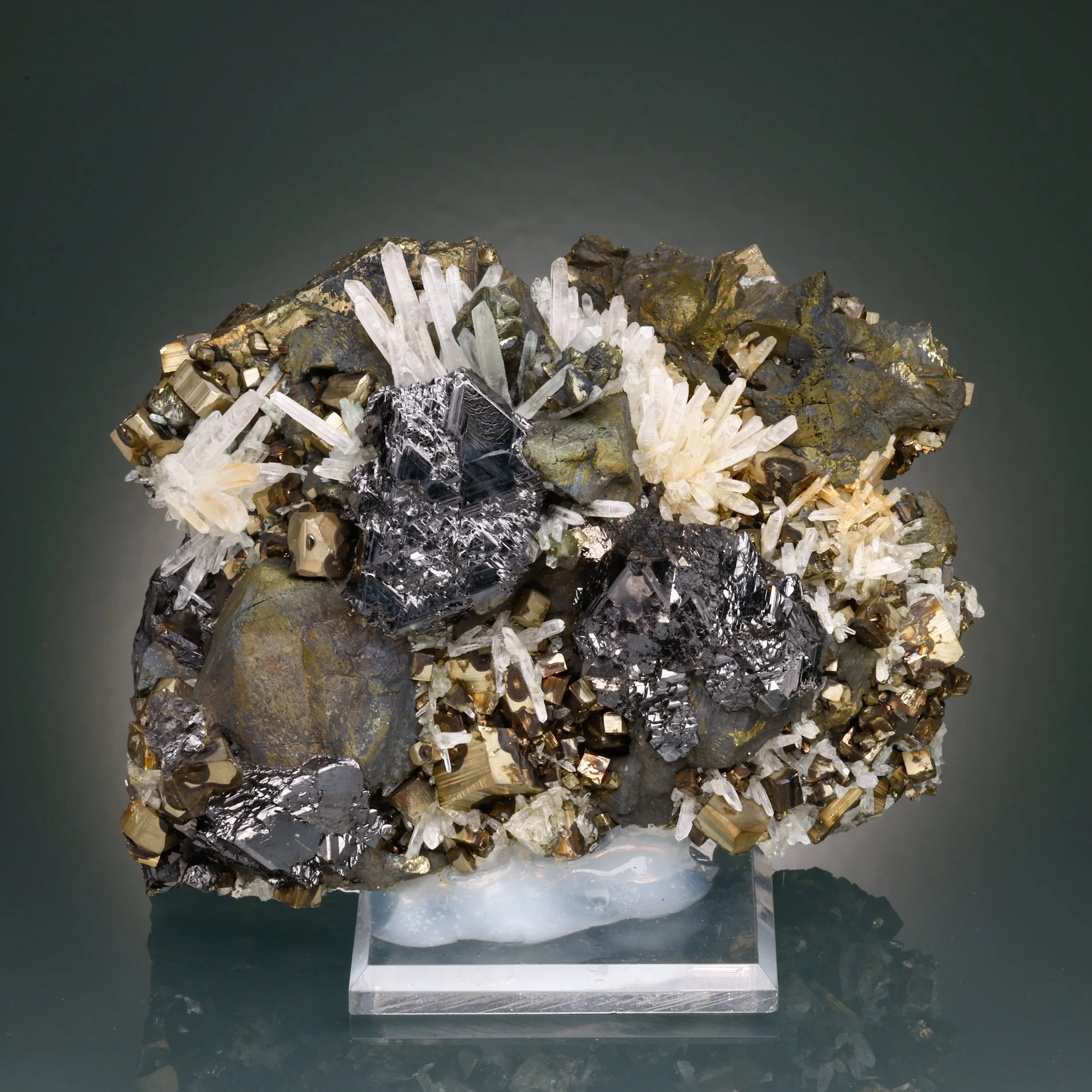 Sphalerite, Quartz, Chalcopyrite, Pyrite, Huaron Mine, Huayllay district, Pasco, Peru