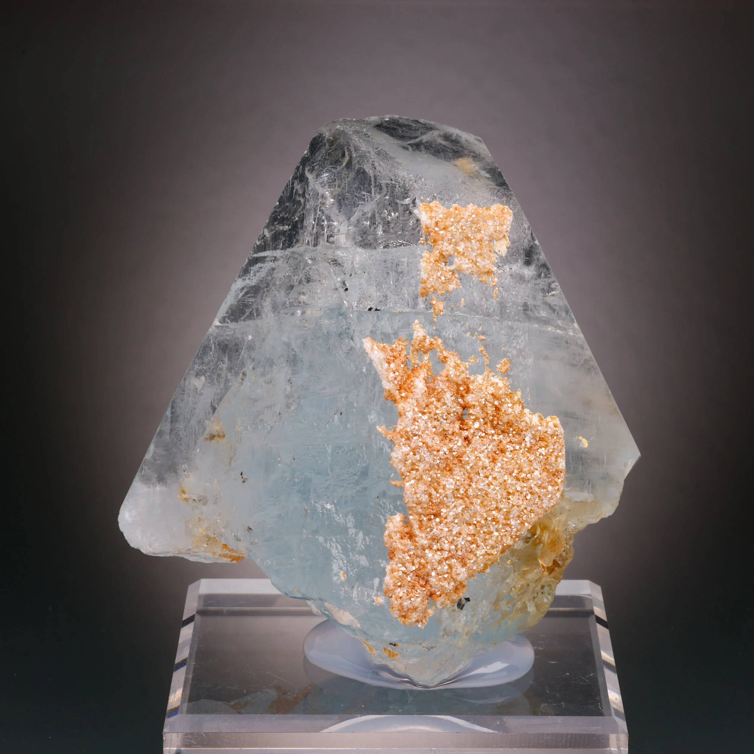 Topaz, Mica, Xanda Mine, Virgem da Lapa, Minas Gerais, Brazil