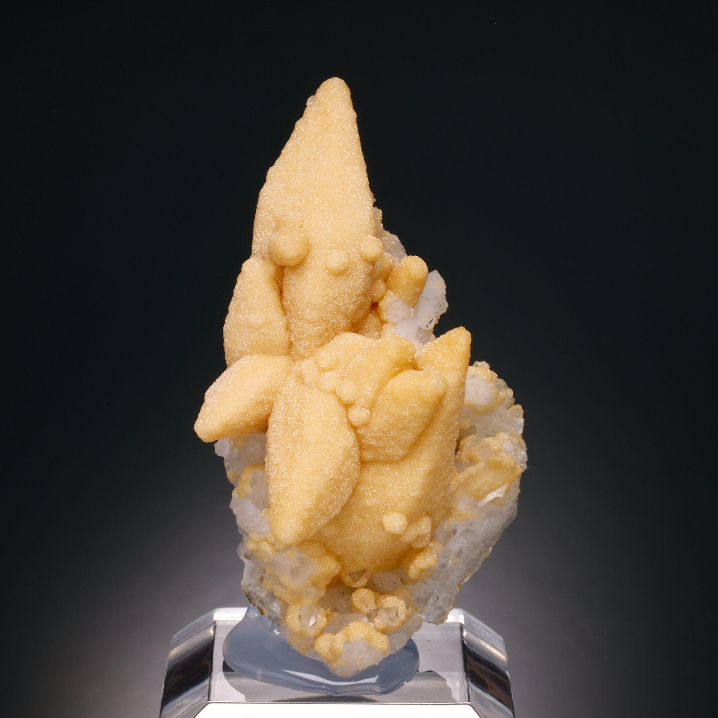 Dolomite Ps. Calcite, Quartz, Drujba Mine, Laki Dist., Rhodope Mtns., Bulgaria