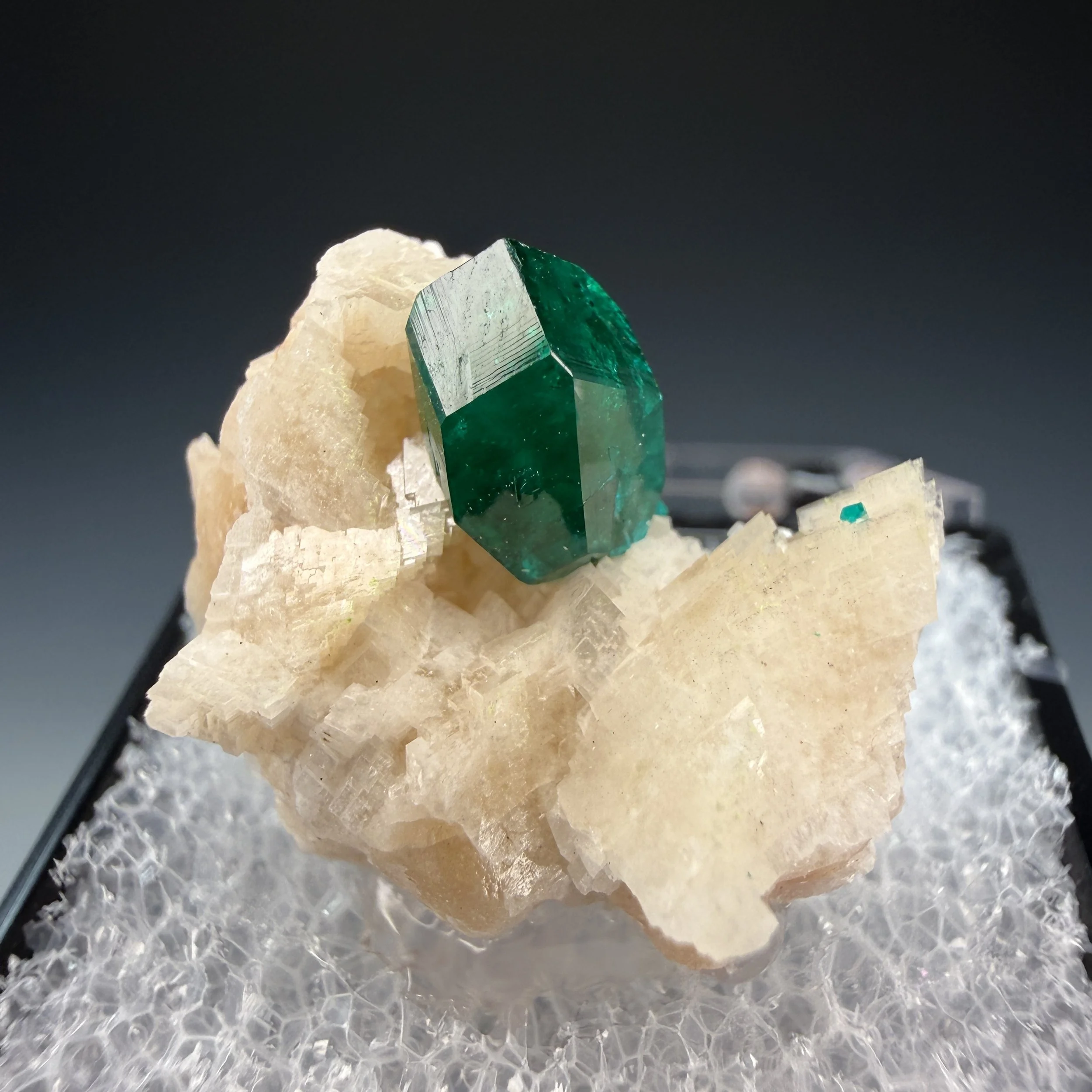 Dioptase, Calcite, Tsumeb Mine, Oshikoto Region, Namibia
