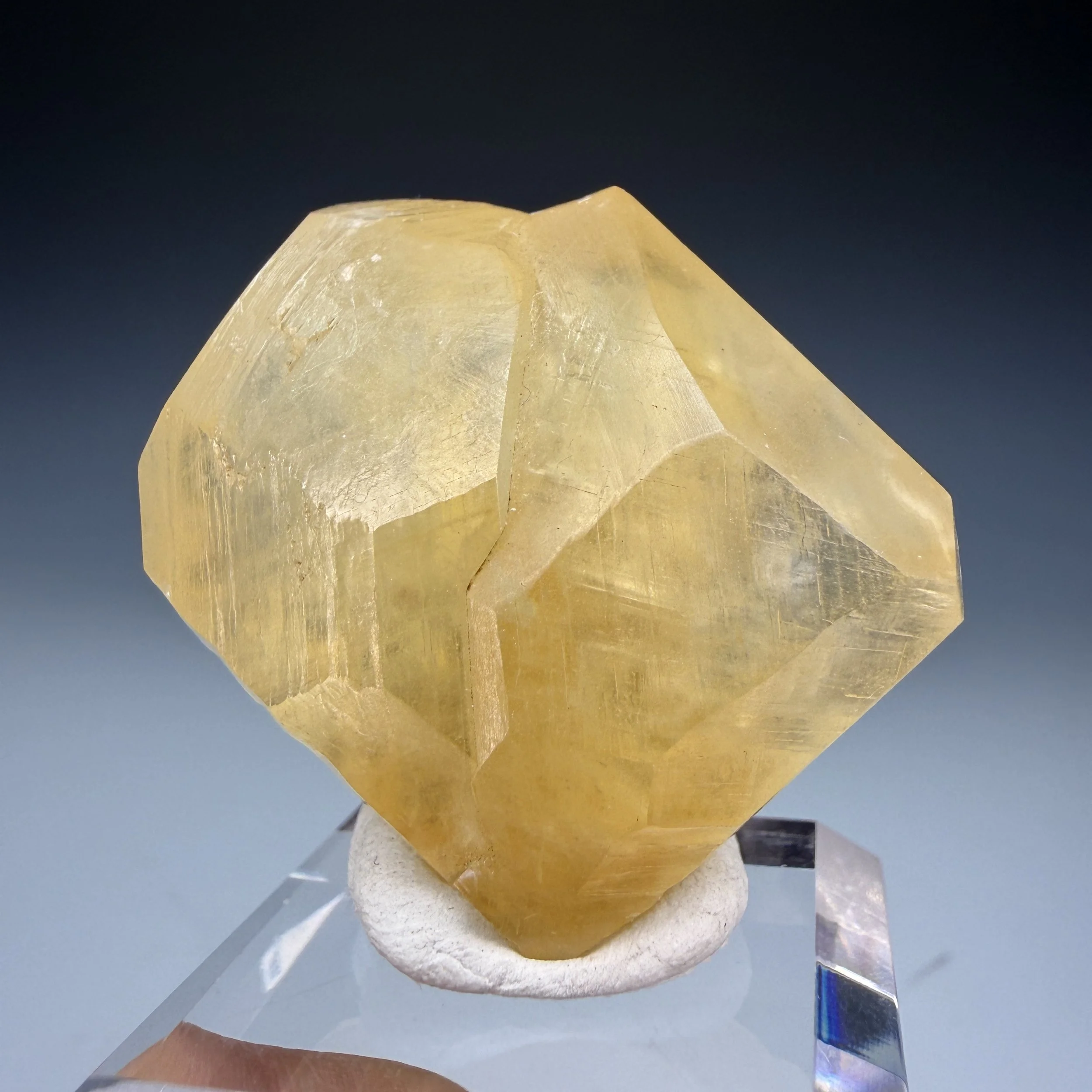 Calcite, Twin, Pendleton Quarry, Anderson, Madison Co., Indiana, USA