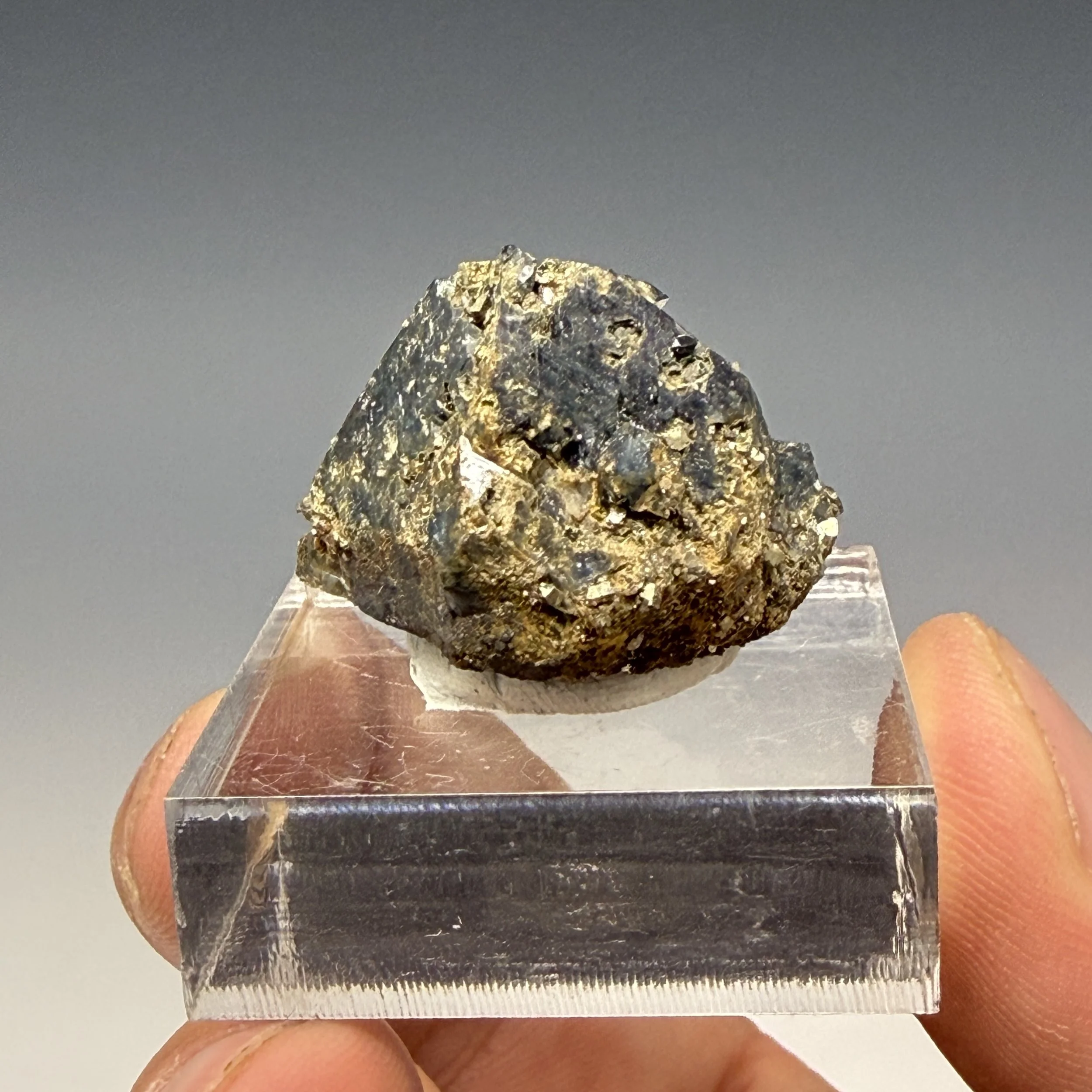Scorodite, Baishiding Mine, Zhongshan Co., Guangxi, China