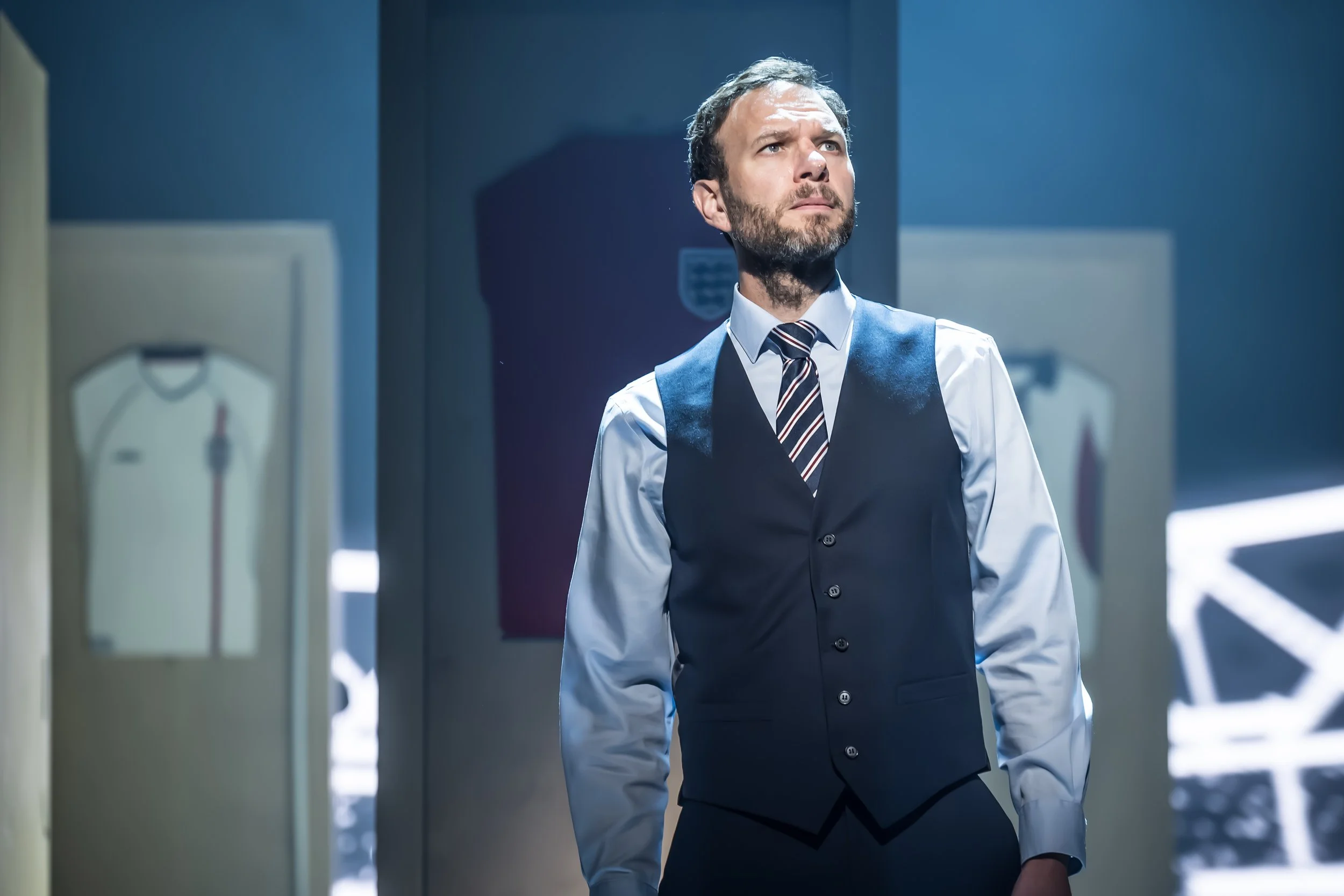 David Sturzaker (Gareth Southgate) in Dear England national tour. c. Marc Brenner(019).jpg