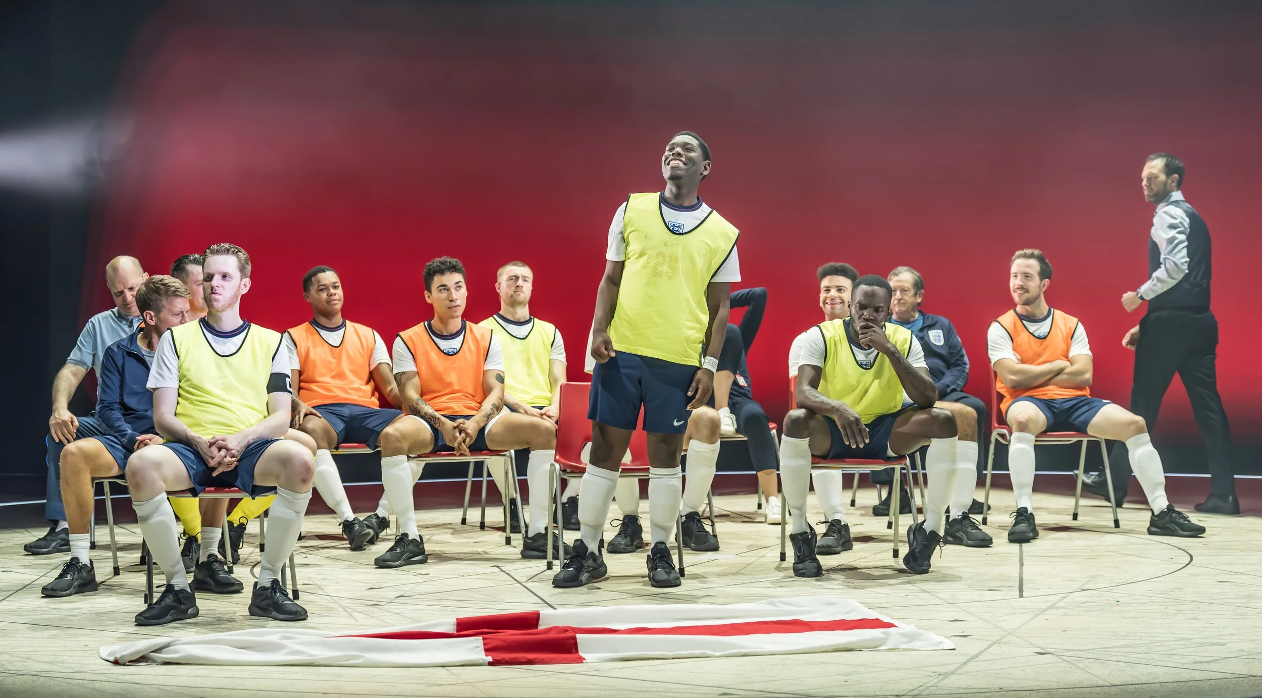The cast of Dear England national tour. c. Marc Brenner(3199).jpg