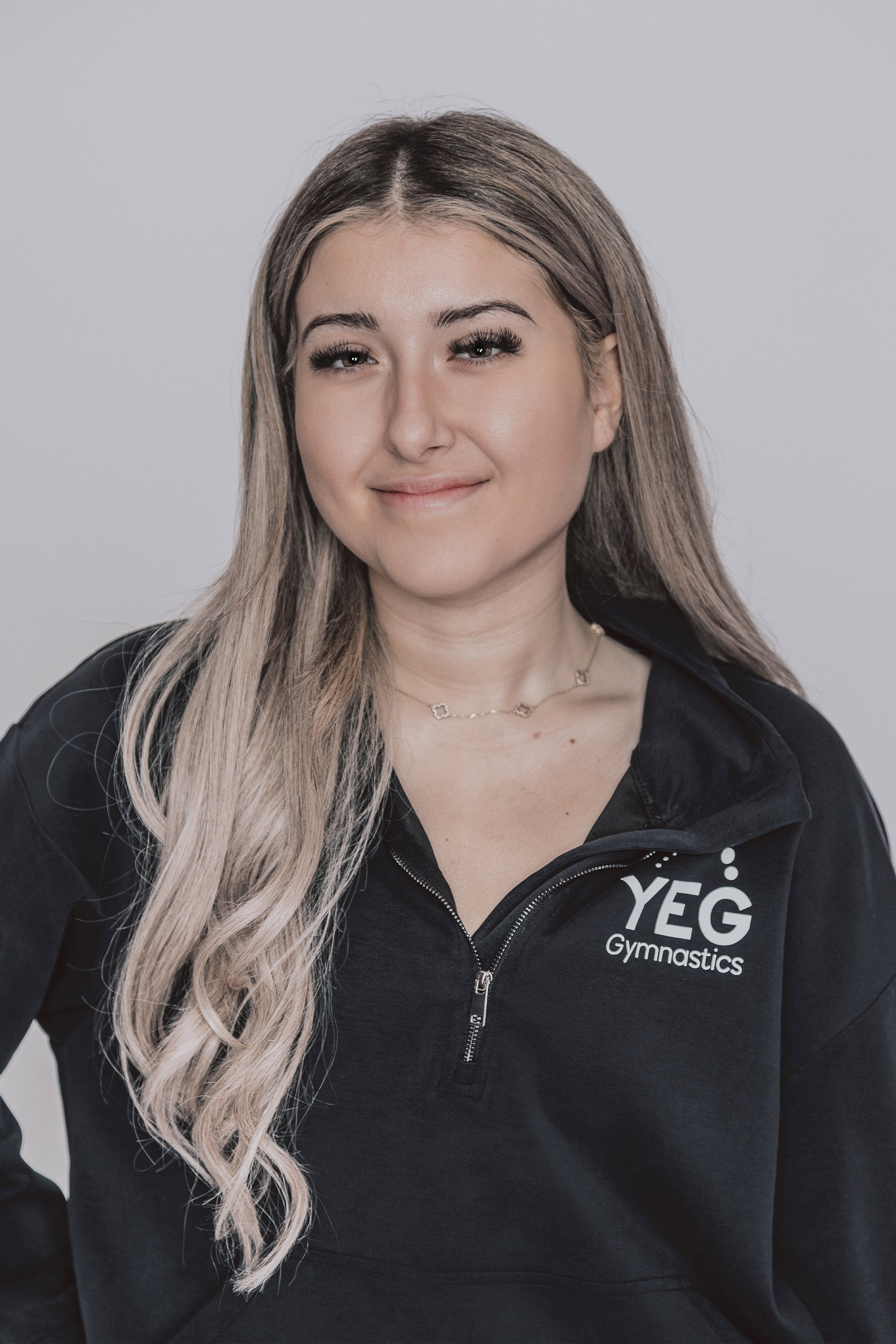 Coach Jessica / Front Desk