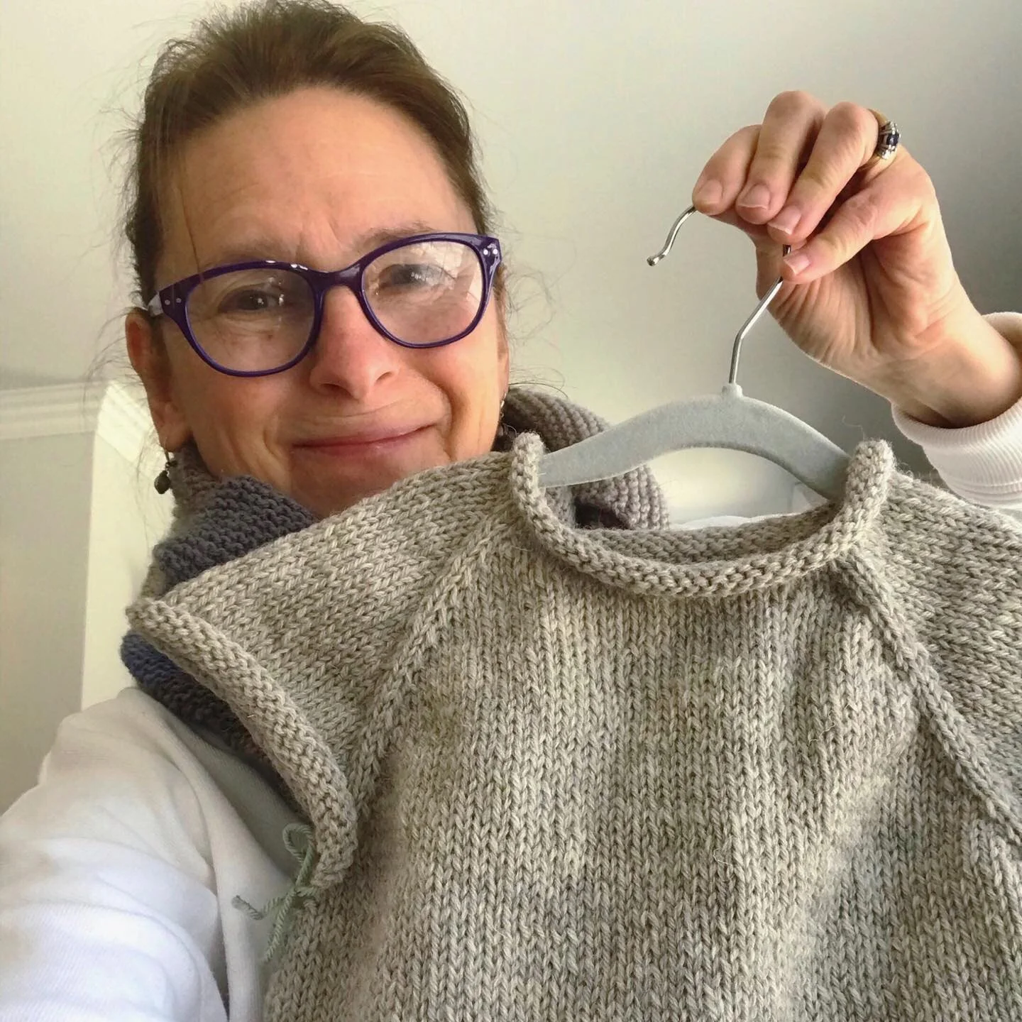 Remember this sweater? It&rsquo;s the top down Roll Raglan I was working on a while back. Well, I&rsquo;m revisiting it. I was trying to figure out a very easy short row neck shaping but had no luck (if you know of one please let me know). What I&rsq