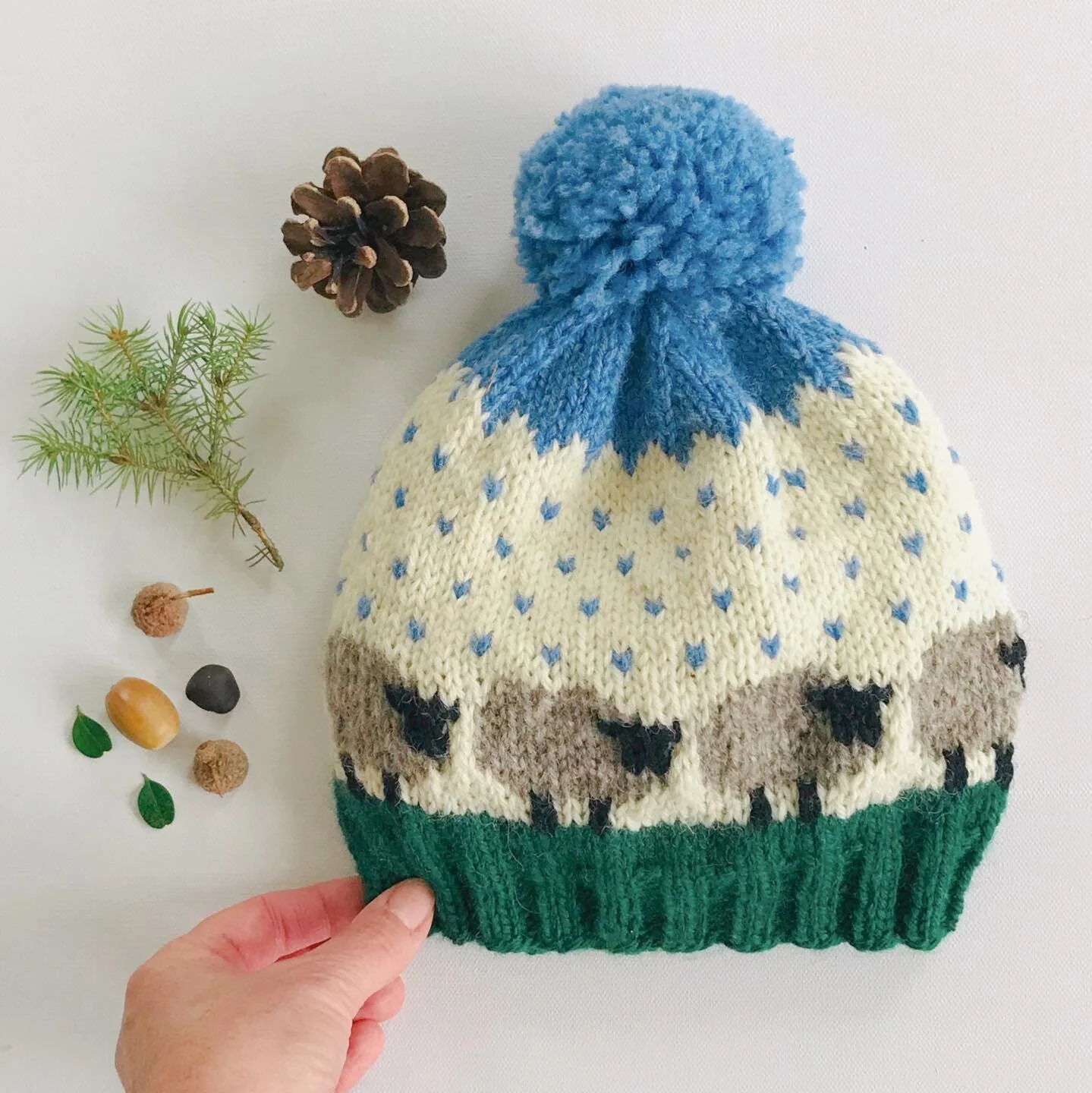 I know we are in the dog days of summer but I can&rsquo;t stop thinking of Fall. Did you know that the Vermont Sheep and Wool Festival is in October? Last year it was canceled so I&rsquo;m very excited to go this year! 🐑❤️🐑.
.
Pattern: Sheepy Hat b