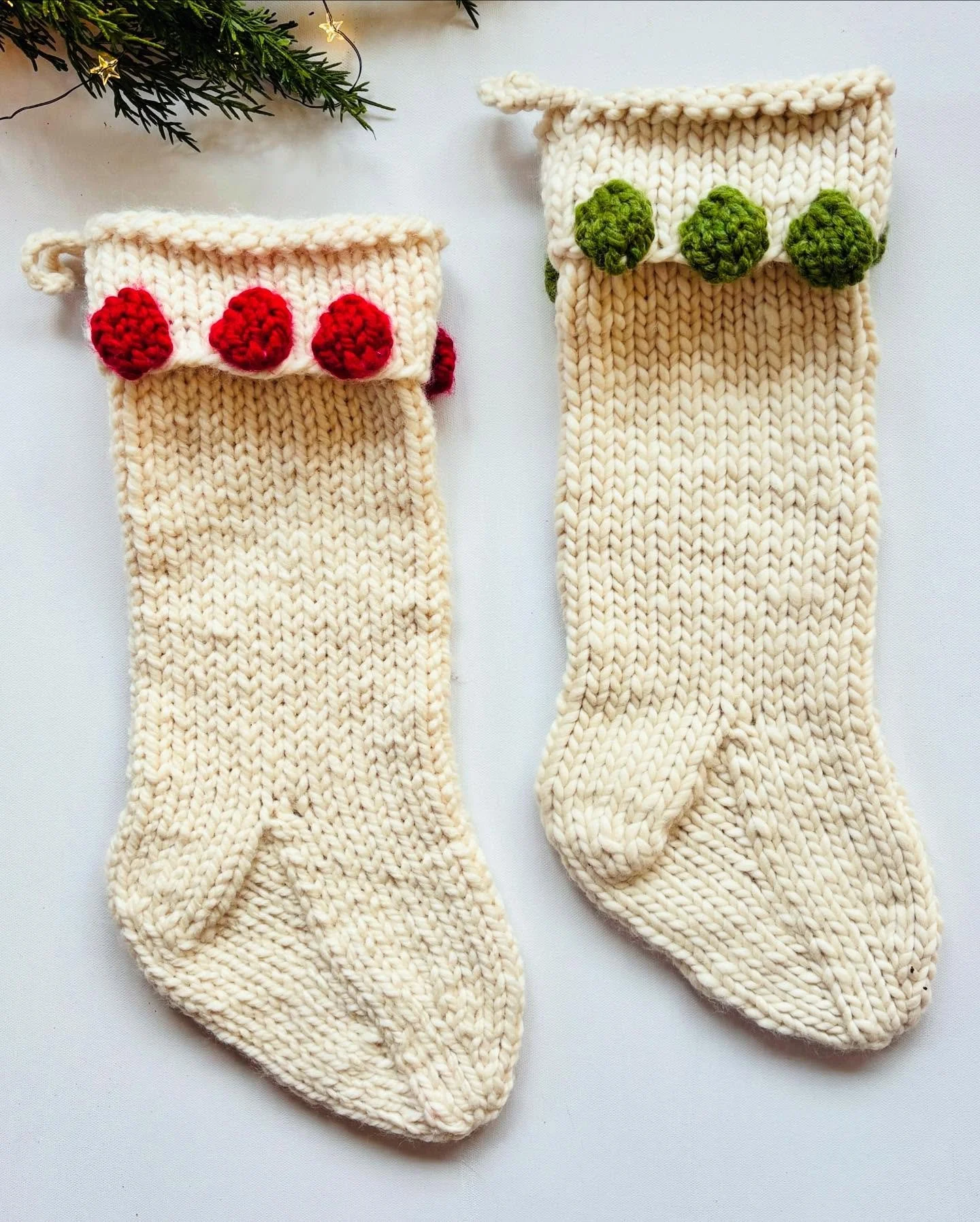 There&rsquo;s still time to knit the quick and easy Bobble Stocking for Christmas! Use super chunky yarn and size US13&rdquo; circular needles plus there is a video tutorial and photos!
. 
Pattern available in my Ravelry and Etsy shops 🌲 link in my 