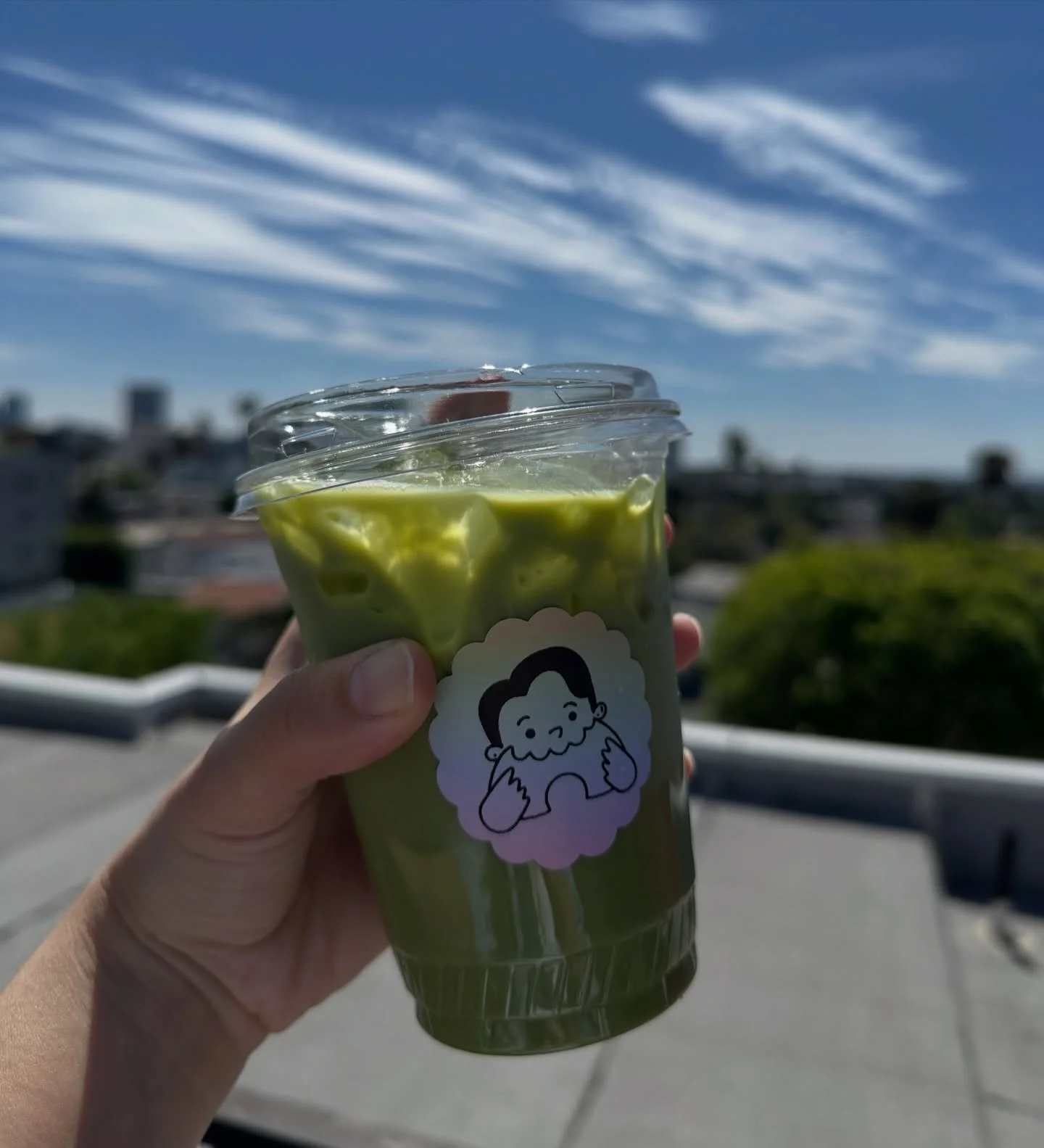 Rooftop matcha moments in LA! Super impressed by @bridgesbakehouse &mdash; highly recommend adding this local spot to your list if you haven&rsquo;t already. Their matcha is incredible 🍵