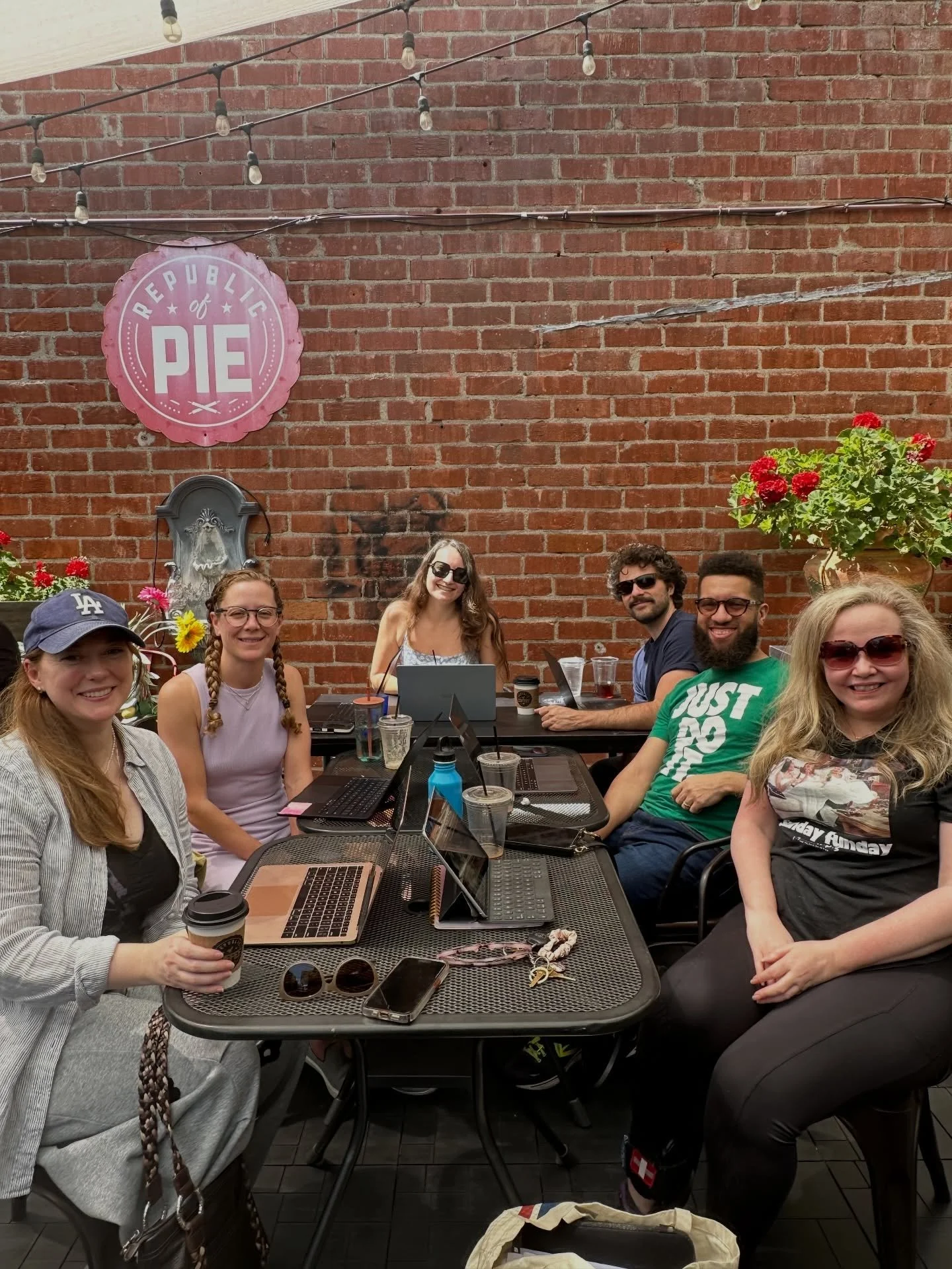 Thanks to everyone who showed up at our Republic of Pie meetup for ✍️ Make Writing Your Job! Today is our last day of LA events &mdash; thanks to everyone who came out, it was so great meeting you.

👀 more events in LA &amp; SF for writers coming so