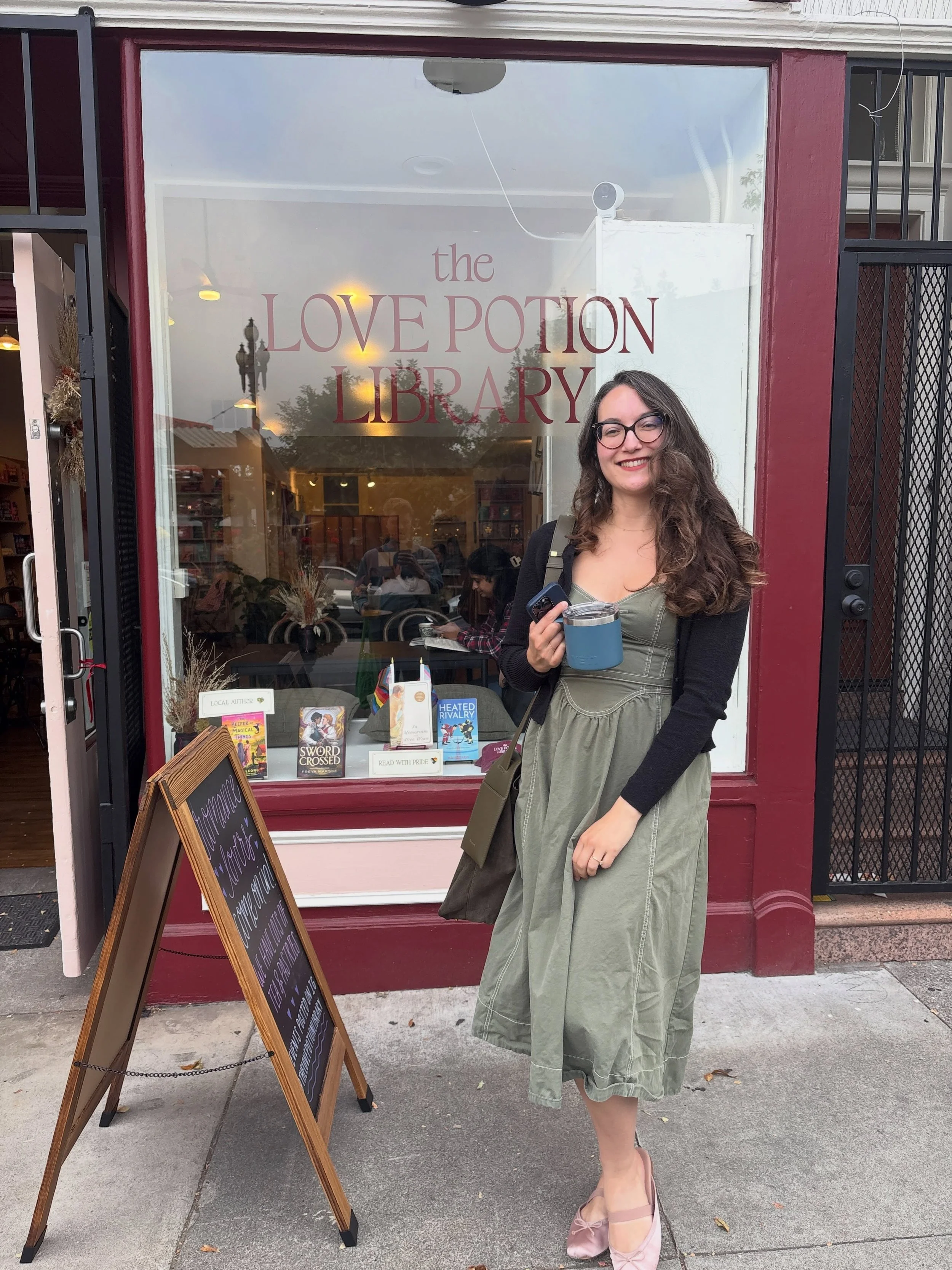 Thank you so much to everyone who came out to my writing class at the @thelovepotionlibrary yesterday &mdash; and thanks to Veena and the team for having me. ❤️📚 I loved nerding out about story structure with you! #class #writersofinstagram