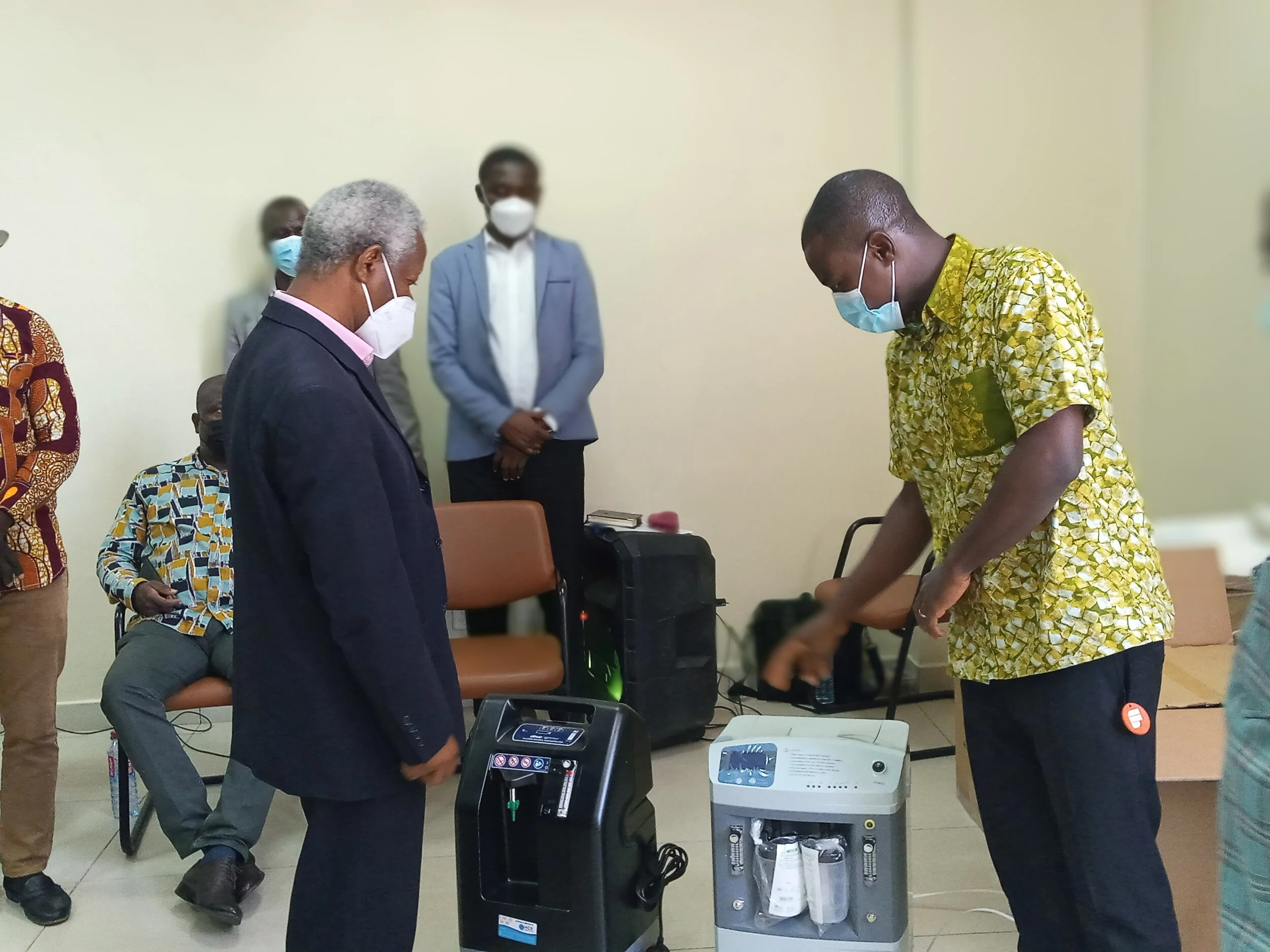 Ghana Somubi Dwumadie Provides 6 Oxygen Concentrators for Psychiatric