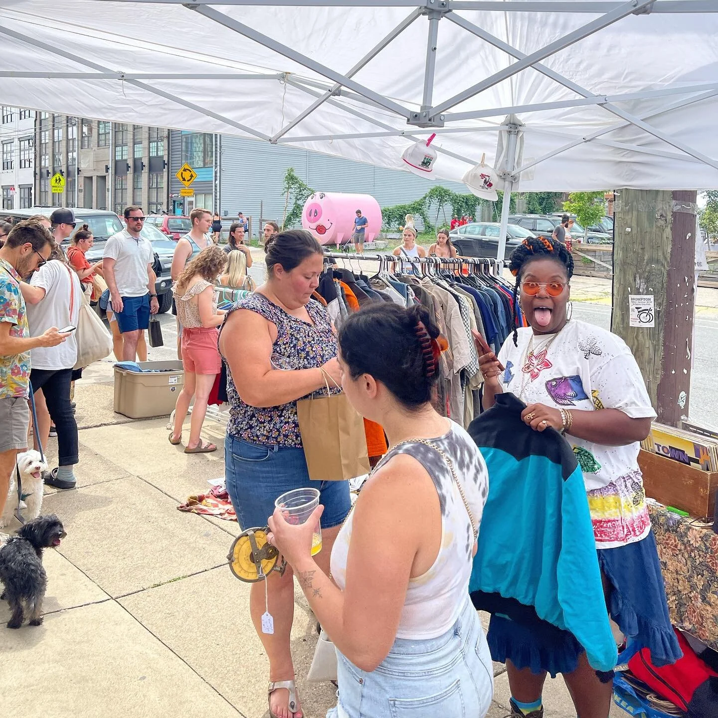 Summer in the city 🌆 Join us for 3 markets this June, July, &amp; August in the city of brotherly love ❤️Swipe to see dates! ☀️ Oval dates available via links in our bio starting at 6pm tn #phillygram #phillyevents #shoplocal