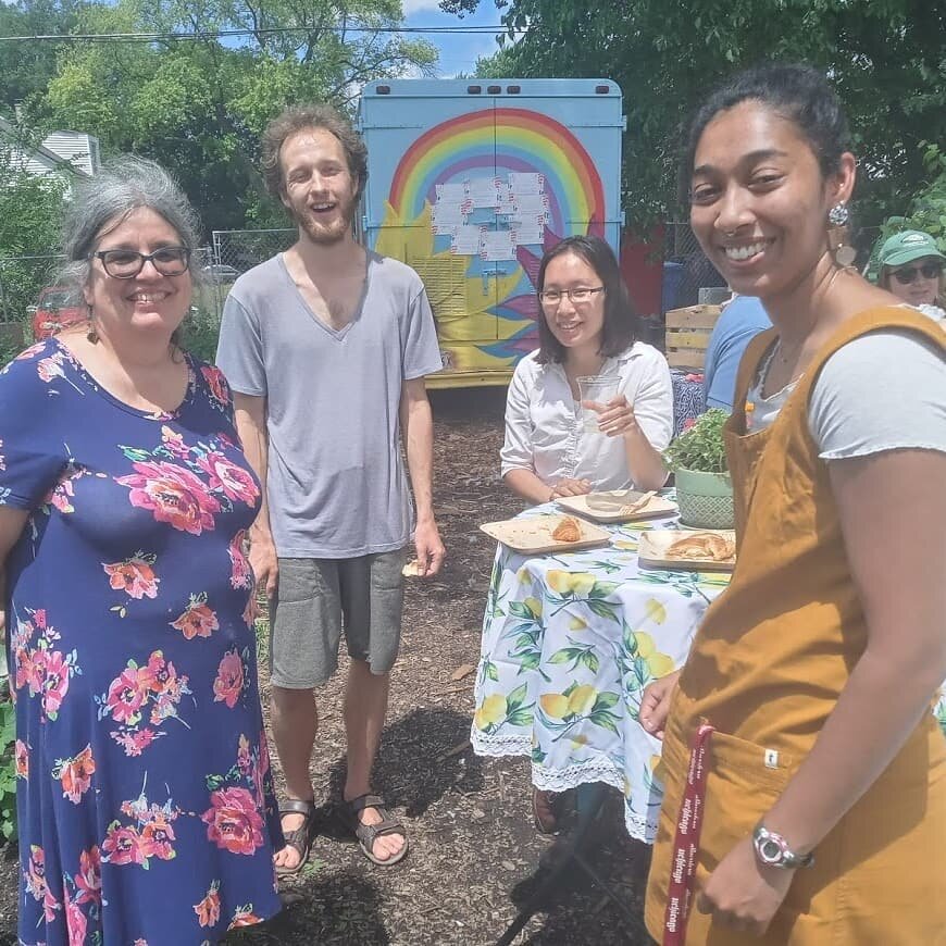 How the clouds parted last Sunday long enough for us to have a dry, sunny farm brunch with freshly opened sunflowers is just a magical part of the garden. Thank you to all who came out and feasted on croissants and charcuterie, sipped on mimosas and 