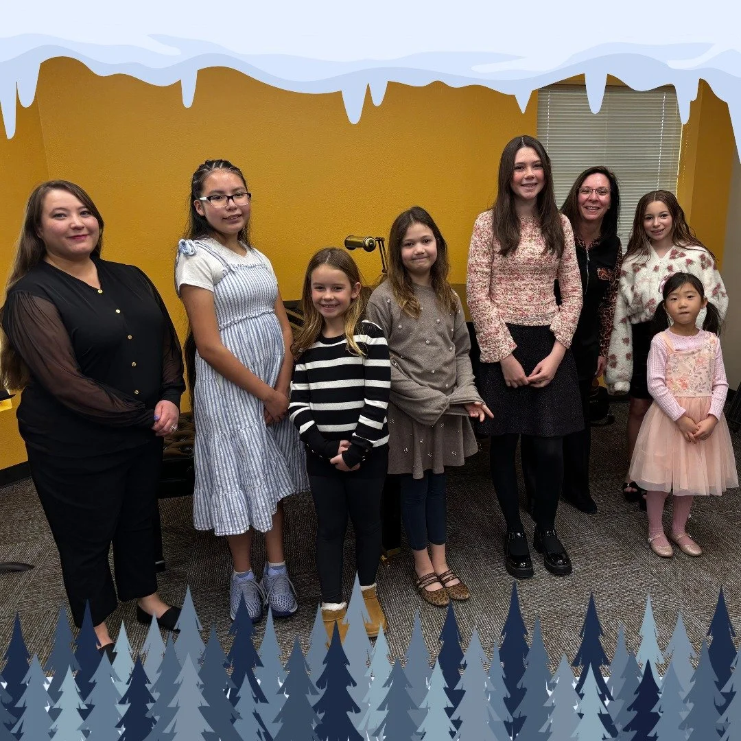 Cheyenne had a fun studio recital this past weekend featuring both violin and piano performances!🎻🎹