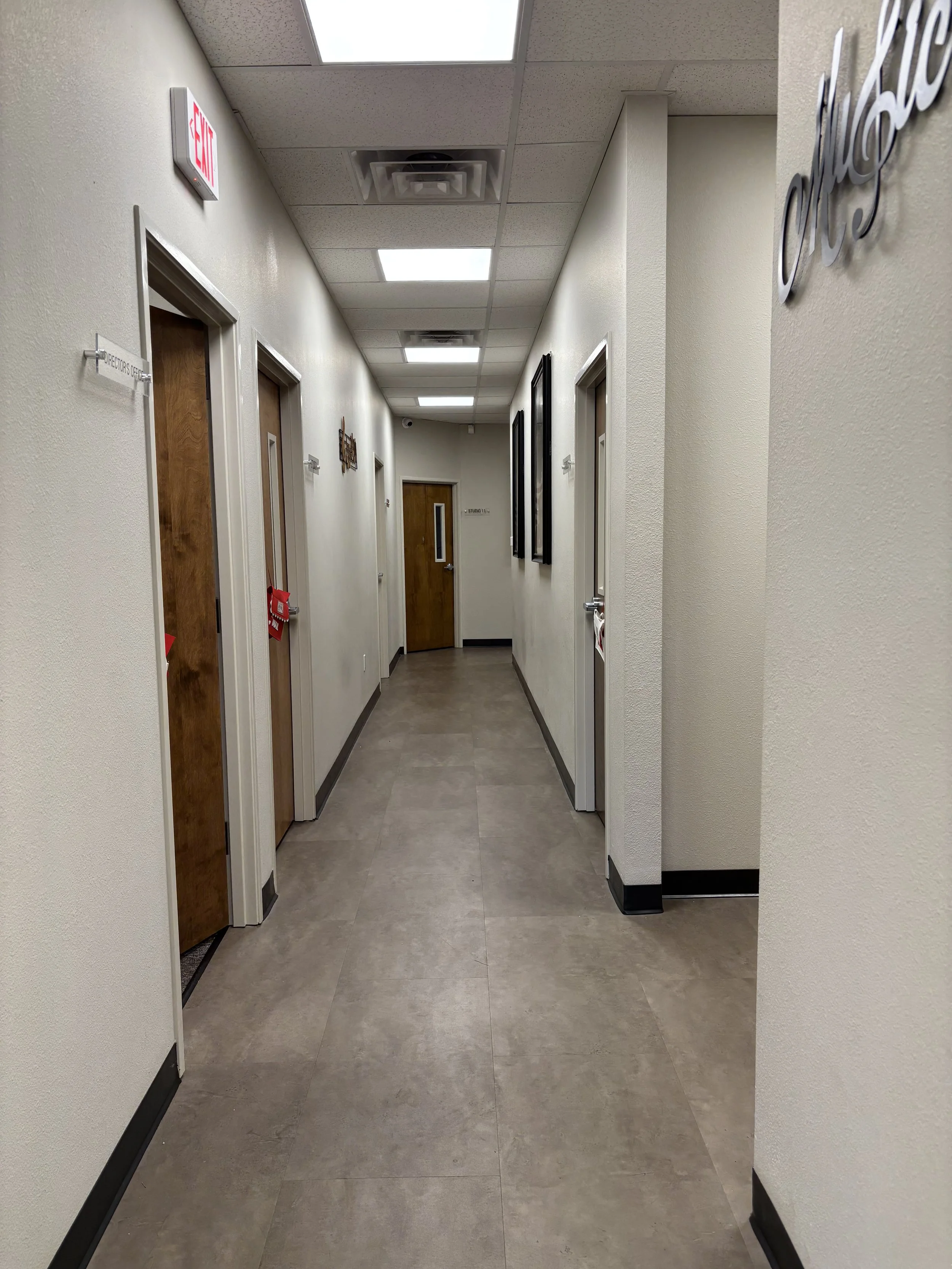 Suite E: Hallway 1
