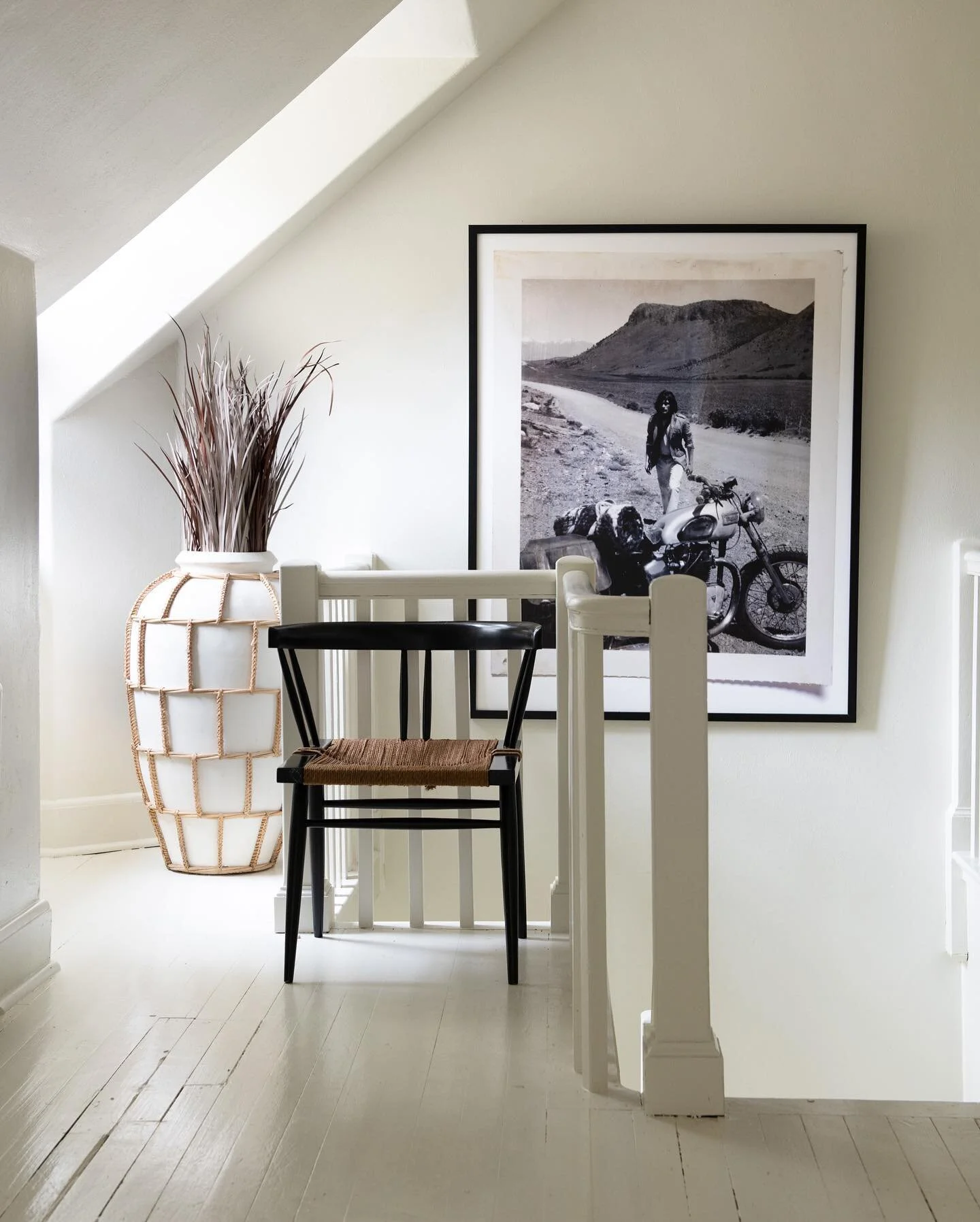 Gimme those #details! Including but not limited to &hellip; 1. Brad Pitt as a candle (yessss, @fast__out!) 2. Loads of #LeanneForCrate (search my name in @crateandbarrel&rsquo;s search bar to see all of the treasures !) 3. Loads of @behrpaint&rsquo;s