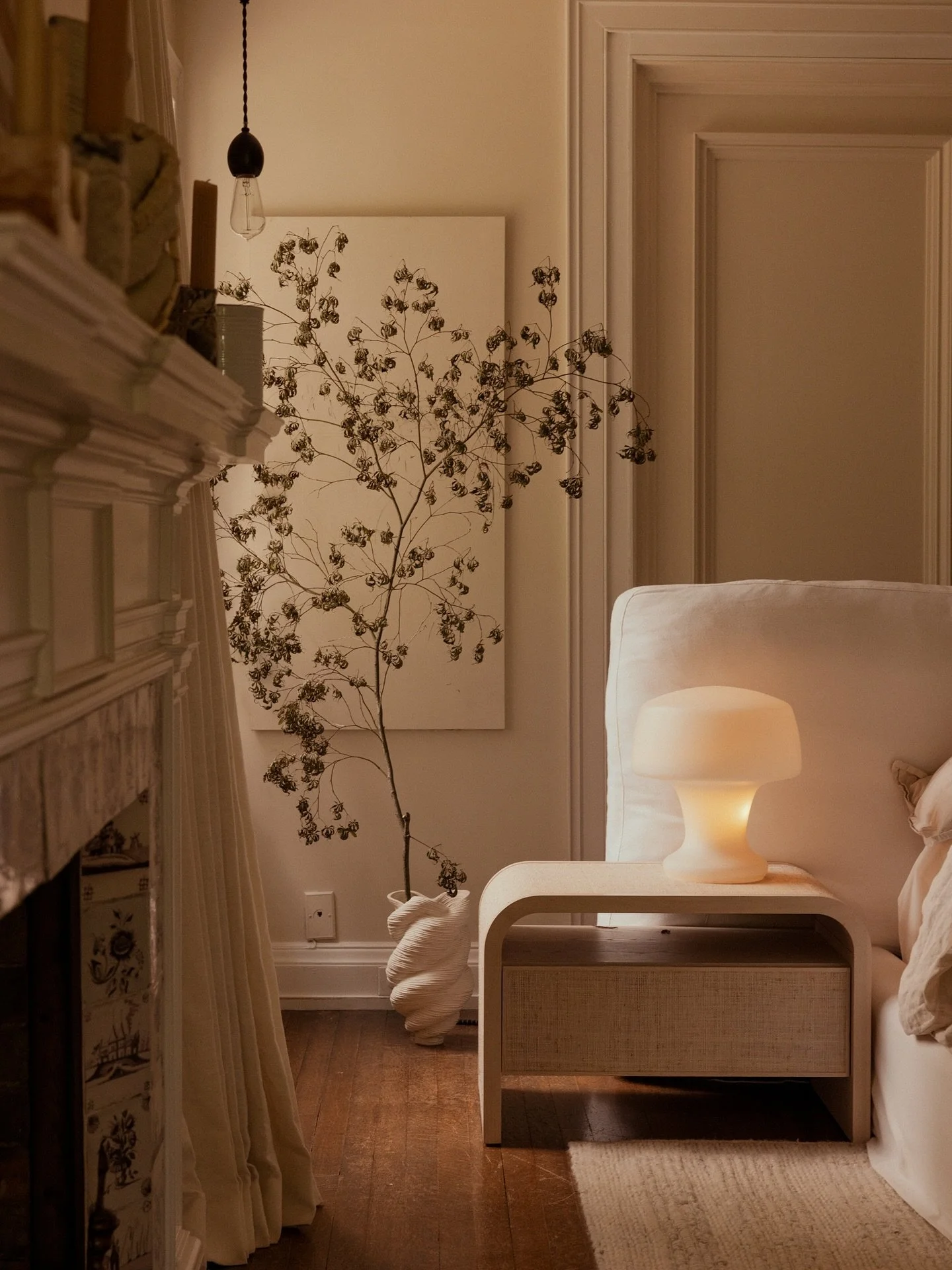 Back to my gypsy ways a bit this fall &mdash; here, there, and everywhere.

Swipe through and read below for snapshots from the season: new spaces, old favorites, and a few half-finished ideas we&rsquo;re loving anyway.

1. My new Lennox rug looking 