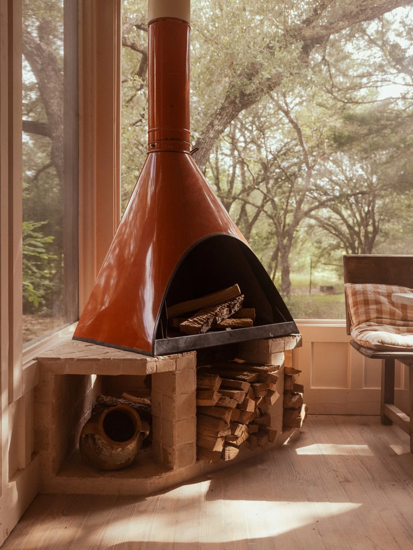 Hey Texas &mdash; got plans for this weekend?!
 Round Top&rsquo;s beloved holiday parade is rolling through town, and it is small-town charm at its absolute finest. Think twinkle lights, peppermint cocoa, and a whole lot of festive, Hallmark&ndash;ch