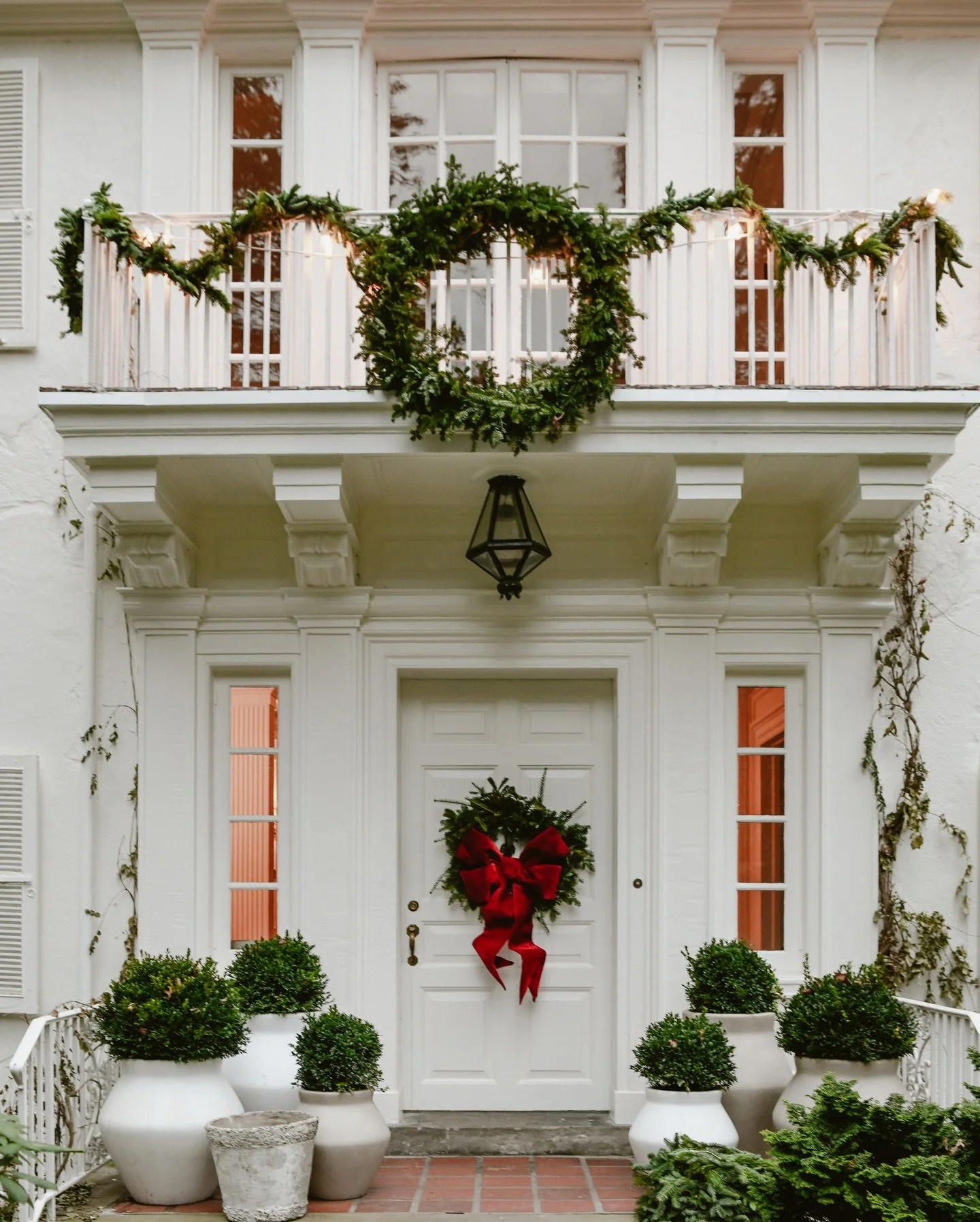 Merry Christmas from Pennsylvania!!! 

// #LeanneFordInteriors shot by @erinashkelly