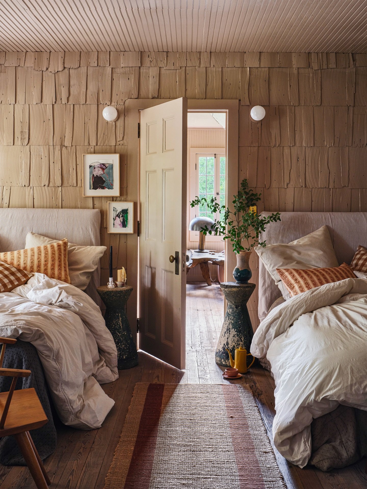 This year, @astoriedstyle and I are putting our Galentine&rsquo;s dreams out into the universe: a best-friends getaway at our Round Two Project.

We designed this house for girls&rsquo; trips &mdash; from the &ldquo;ladies&rdquo; sign on the front do