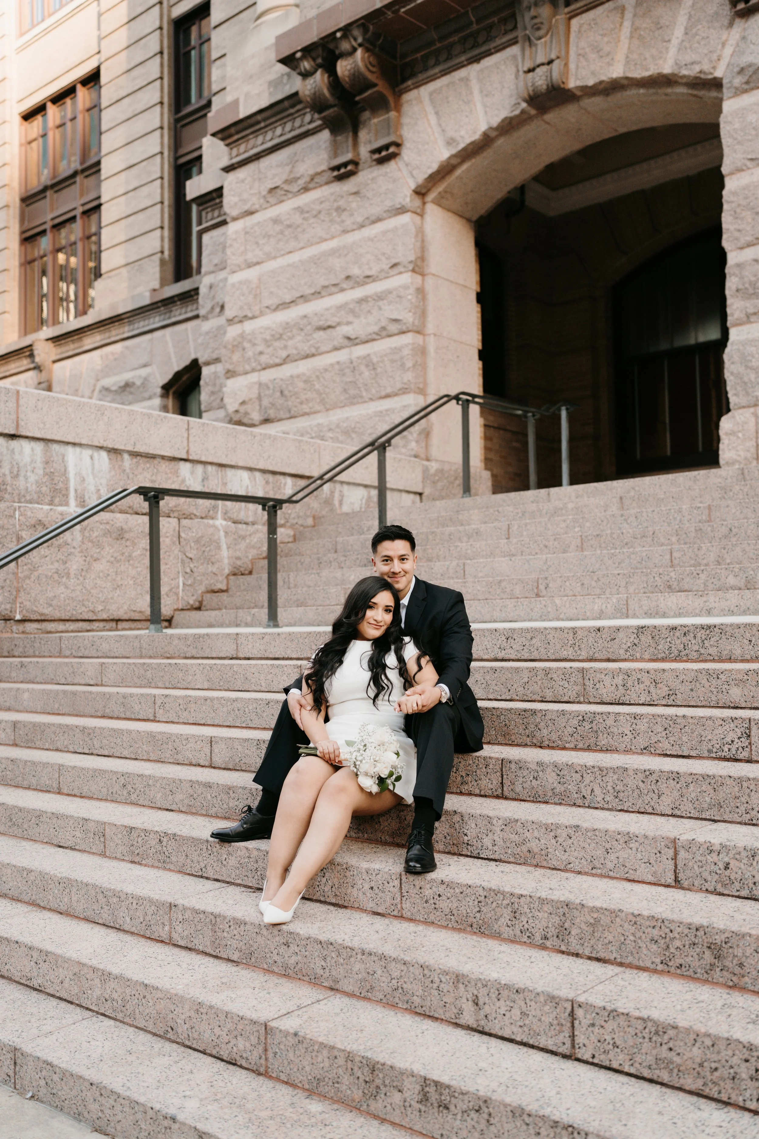 Houston courthouse elopement with bride and groom on the 1910 courthouse