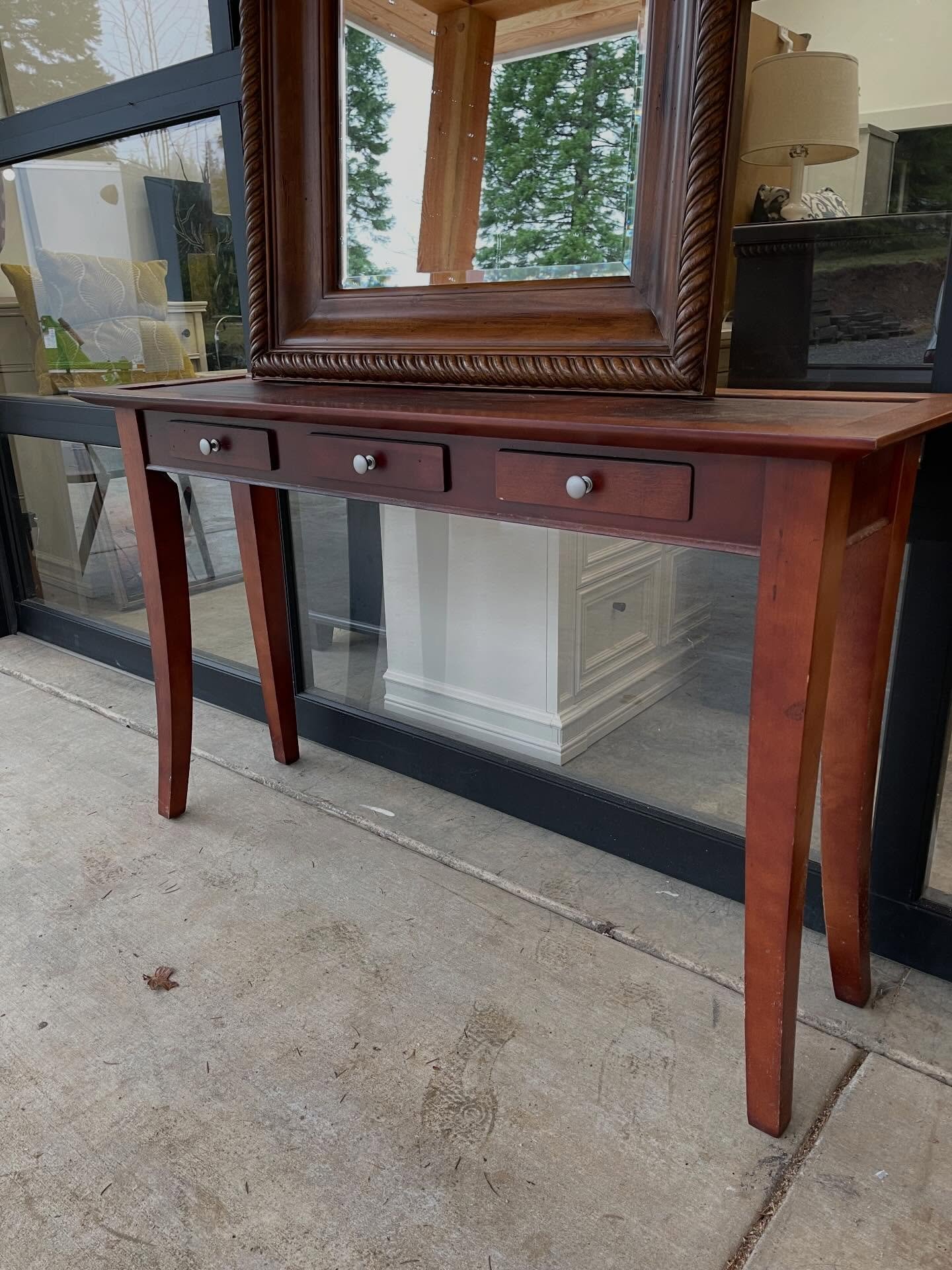 New sofa table and mirror added to my shop. @furniture_on_5th_  #furnitureon5th #portlandia #vancouverwa  #camaswa  #ridgefieldwa  follow and share http://furnitureon5th.com
