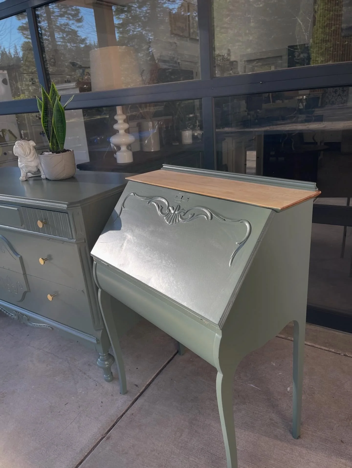 This desk and entryway table is amazing!! #solidwoodfurniture #portlandor #vancouverfurniture #ridgefieldwashington #furnitureon5th @furniture_on_5th_  http://furnitureon5th.com