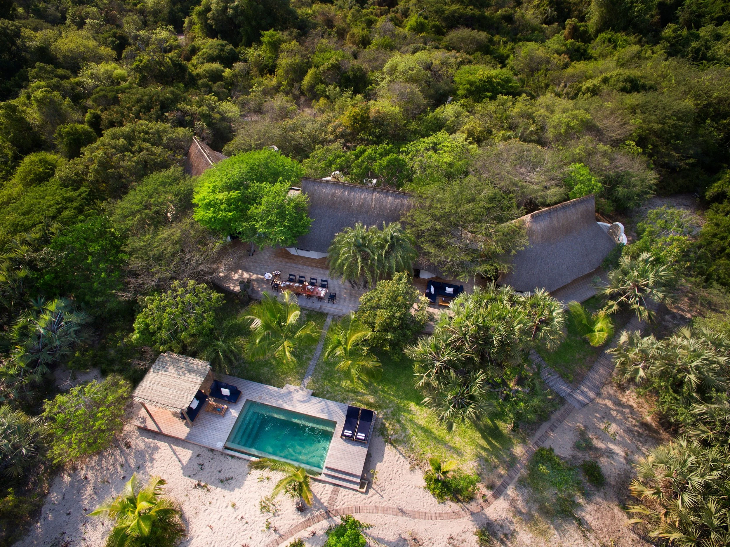 12-Benguerra-island-Room-Casa-Familia-aerial-closeup.jpg