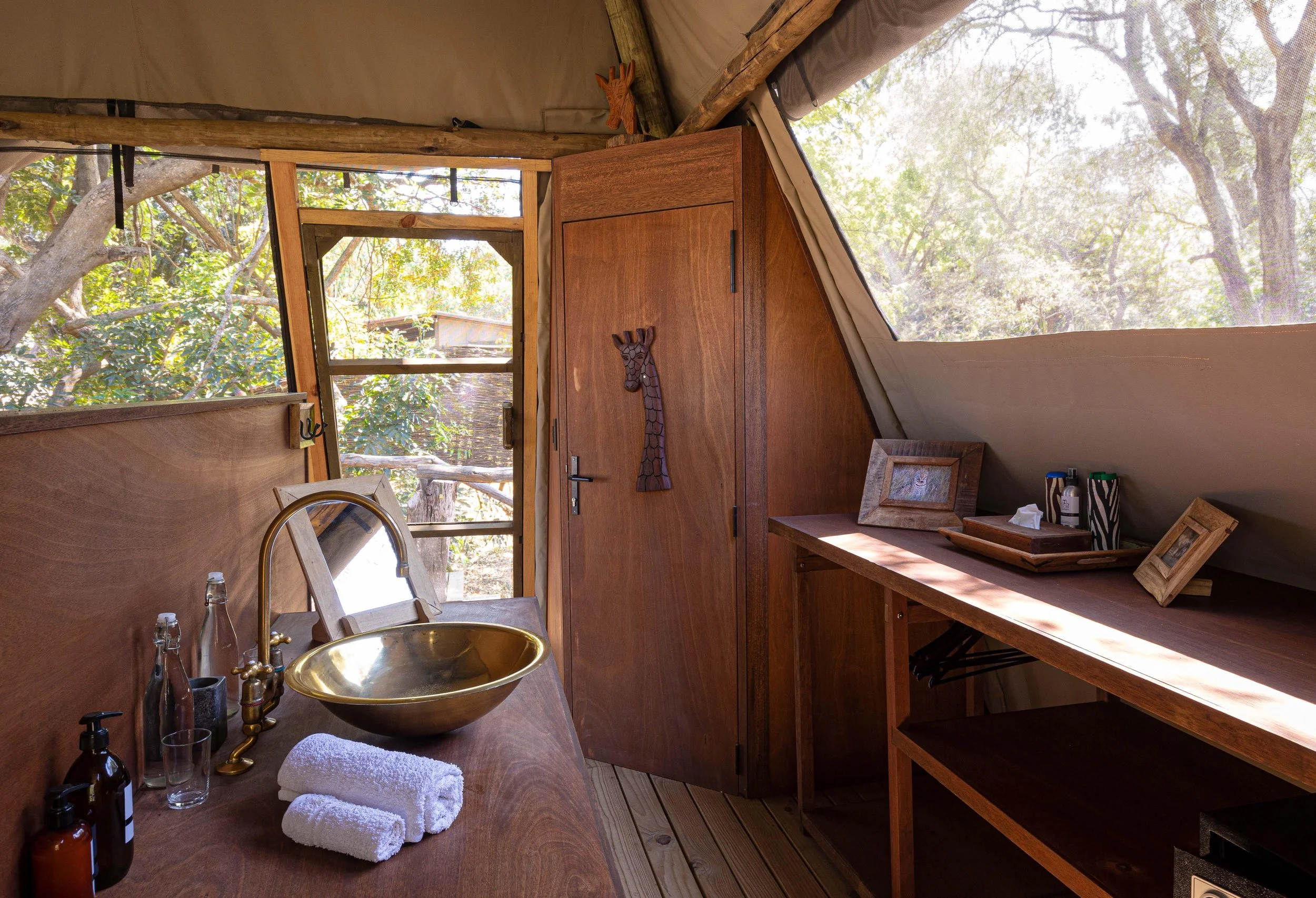 Shawa Luangwa 2022 -07.bathroom_1.jpg