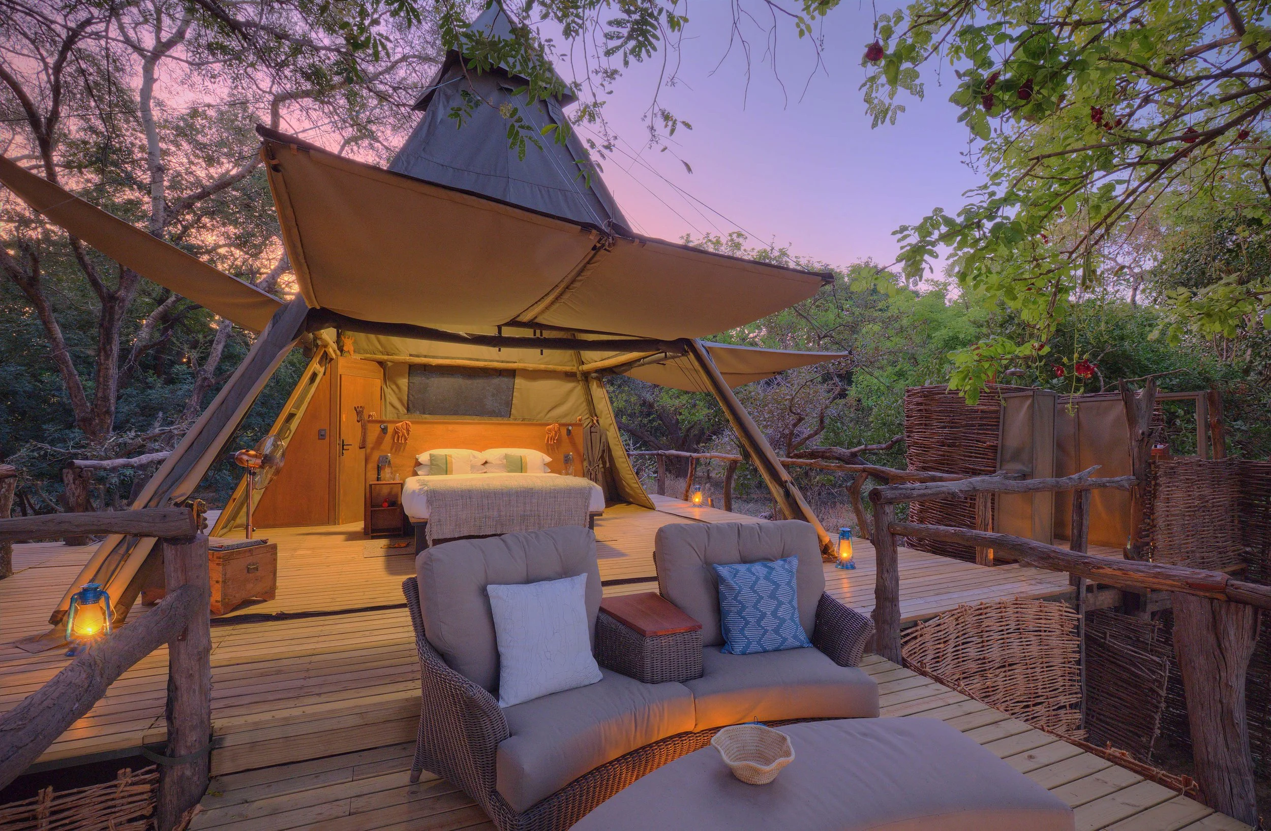 Shawa Luangwa 2022 -01.exterior of room  deck_1.jpg