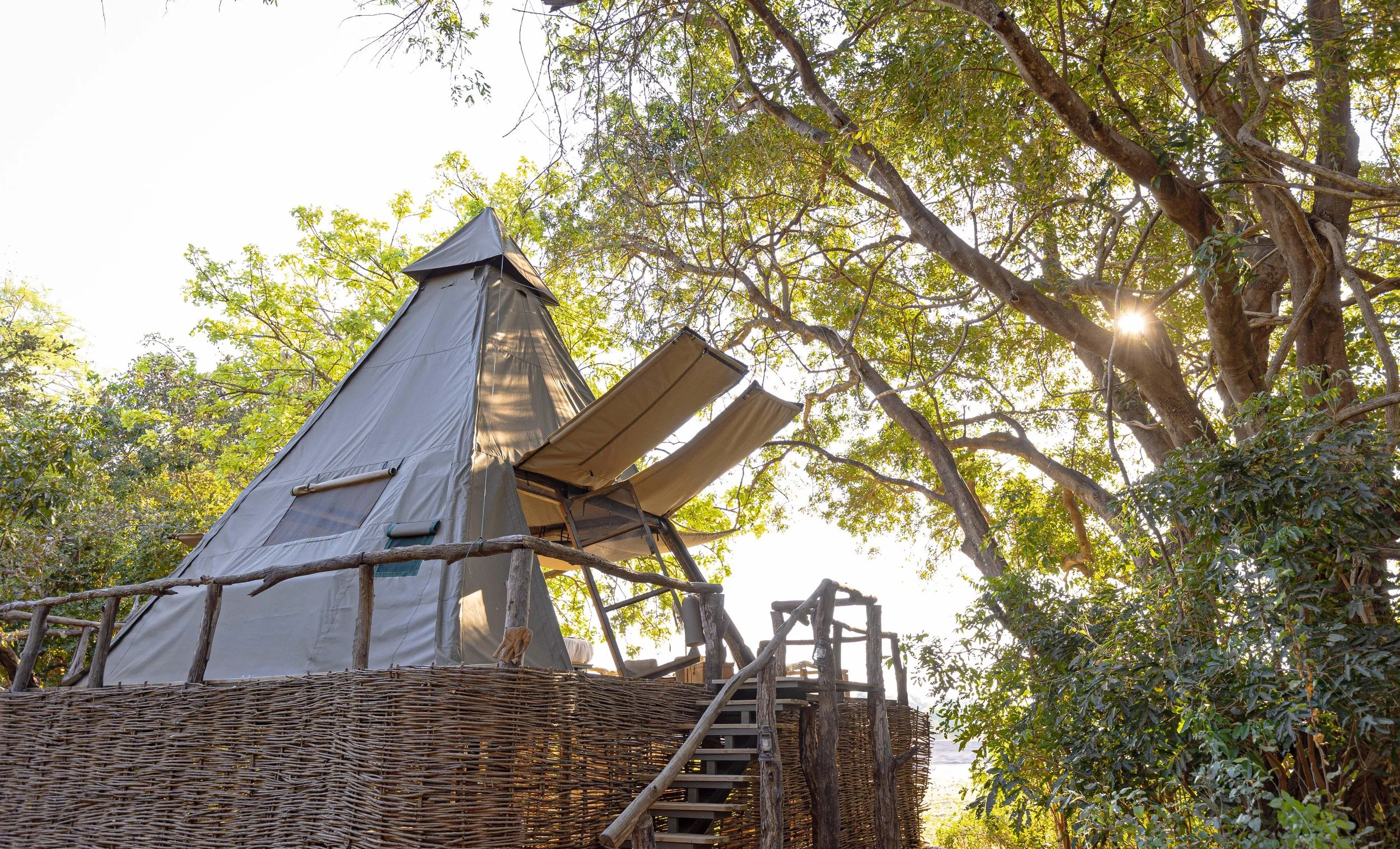 Shawa Luangwa 2022 -15.Exterior tent  steps_1.jpg
