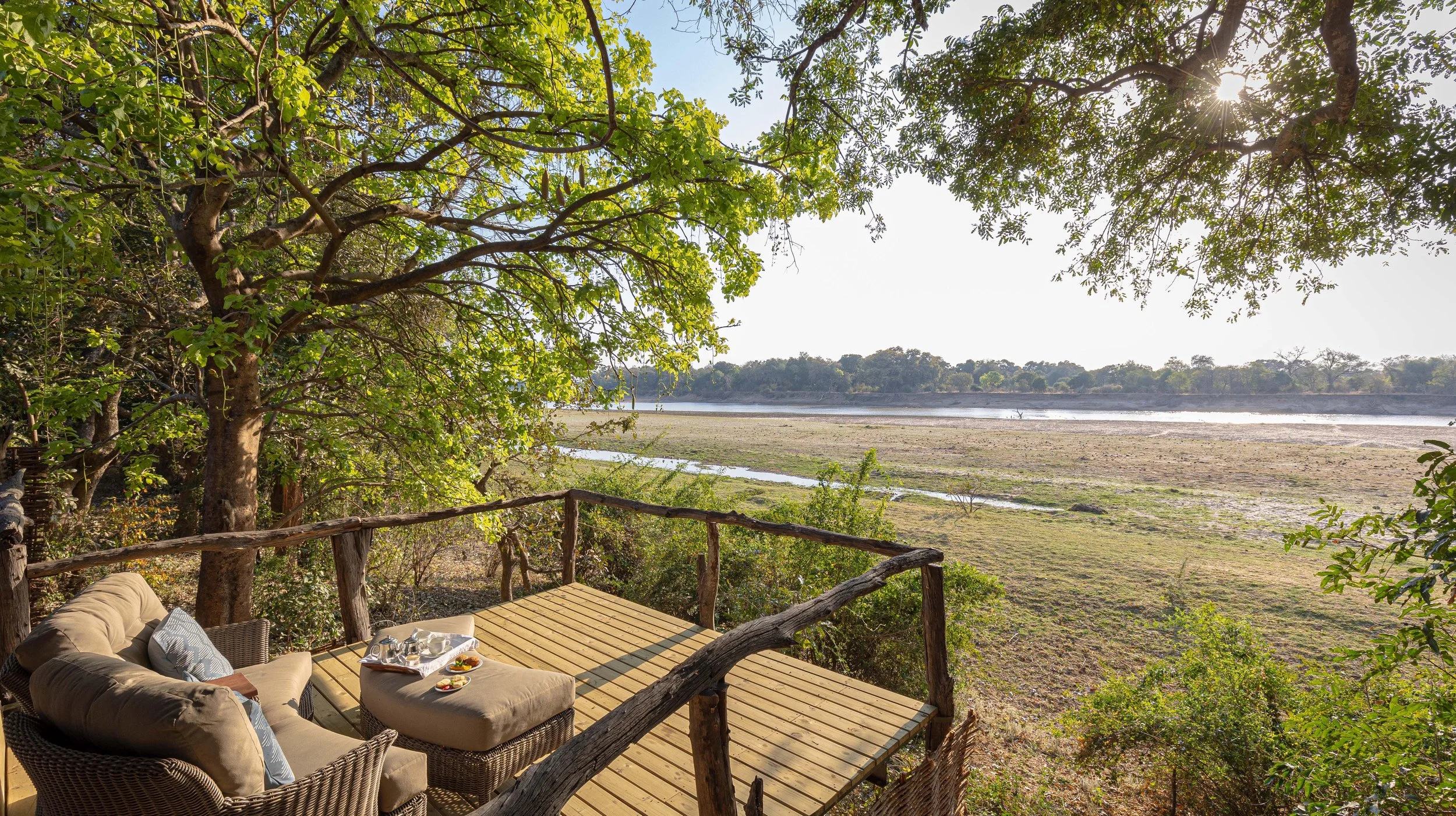 Shawa Luangwa 2022 -17.deck area_1.jpg